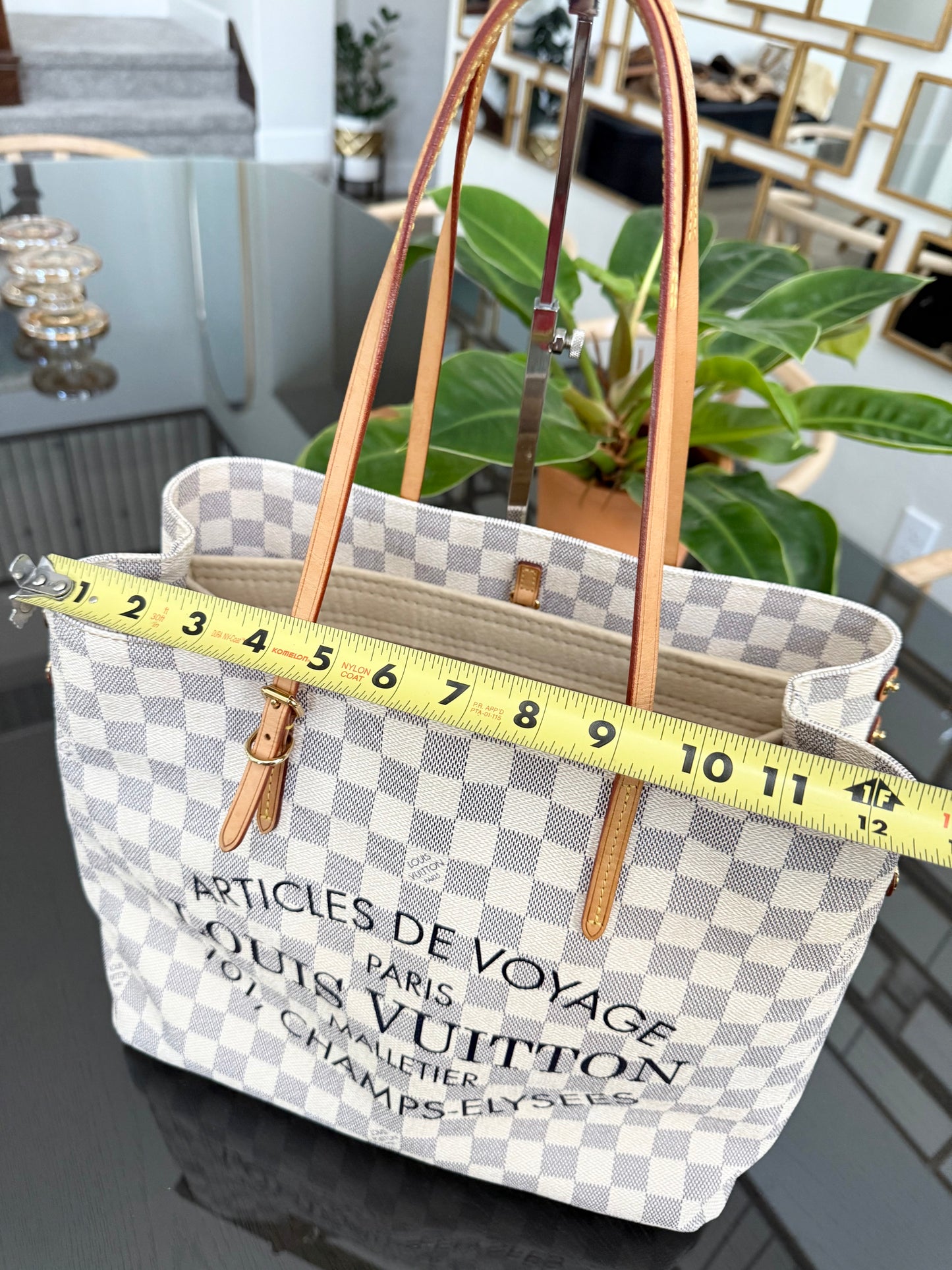 Cabas Adventure Tote MM Azur with Dustbag and Insert Organizer
🗓️ Year: 2014