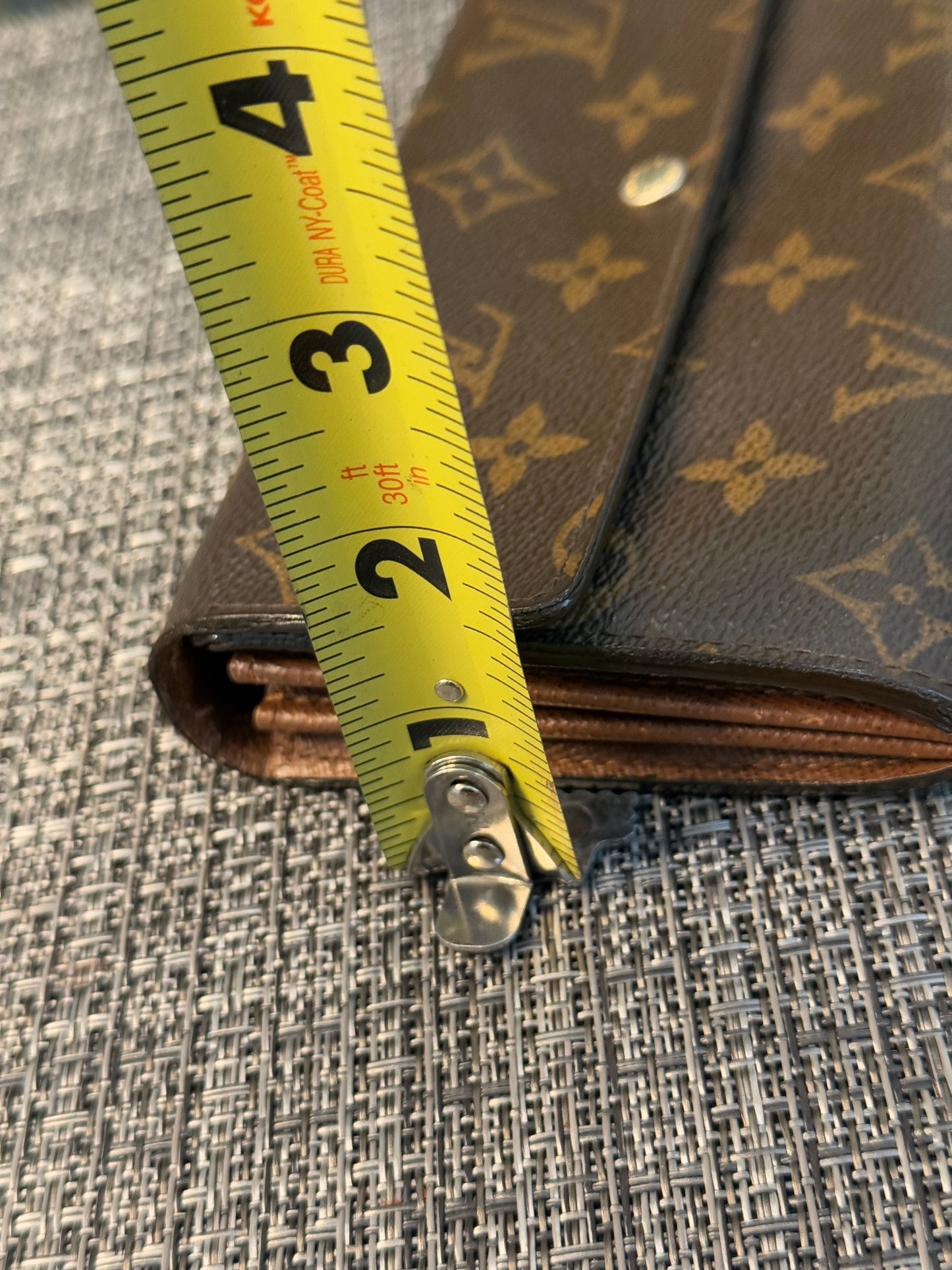 Sarah Wallet in Monogram with 10 Cardholders - ๐
Year: 2010