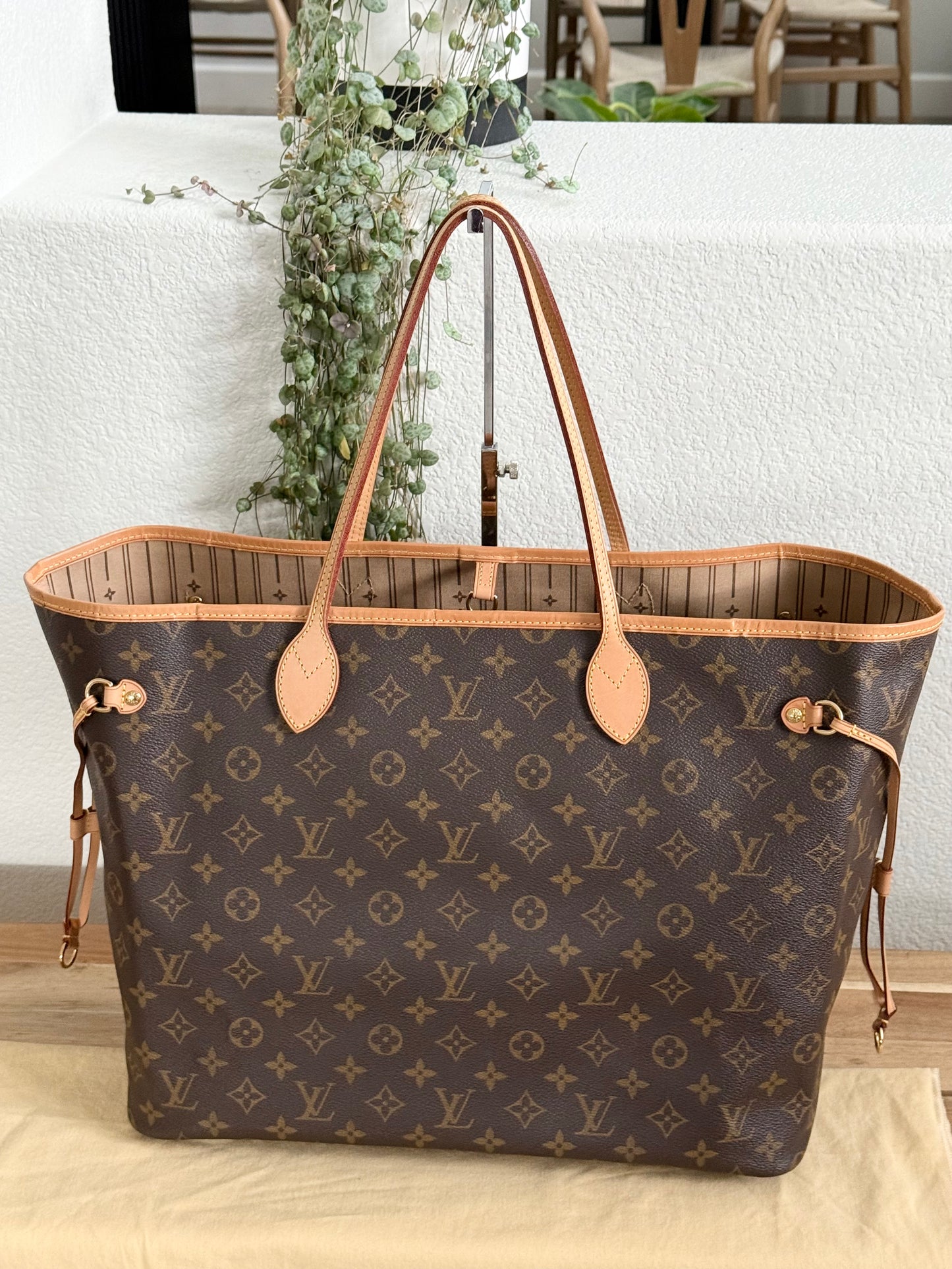 Neverfull GM with Dustbag and Insert Organizer -๐๏ธ Year: 2010
