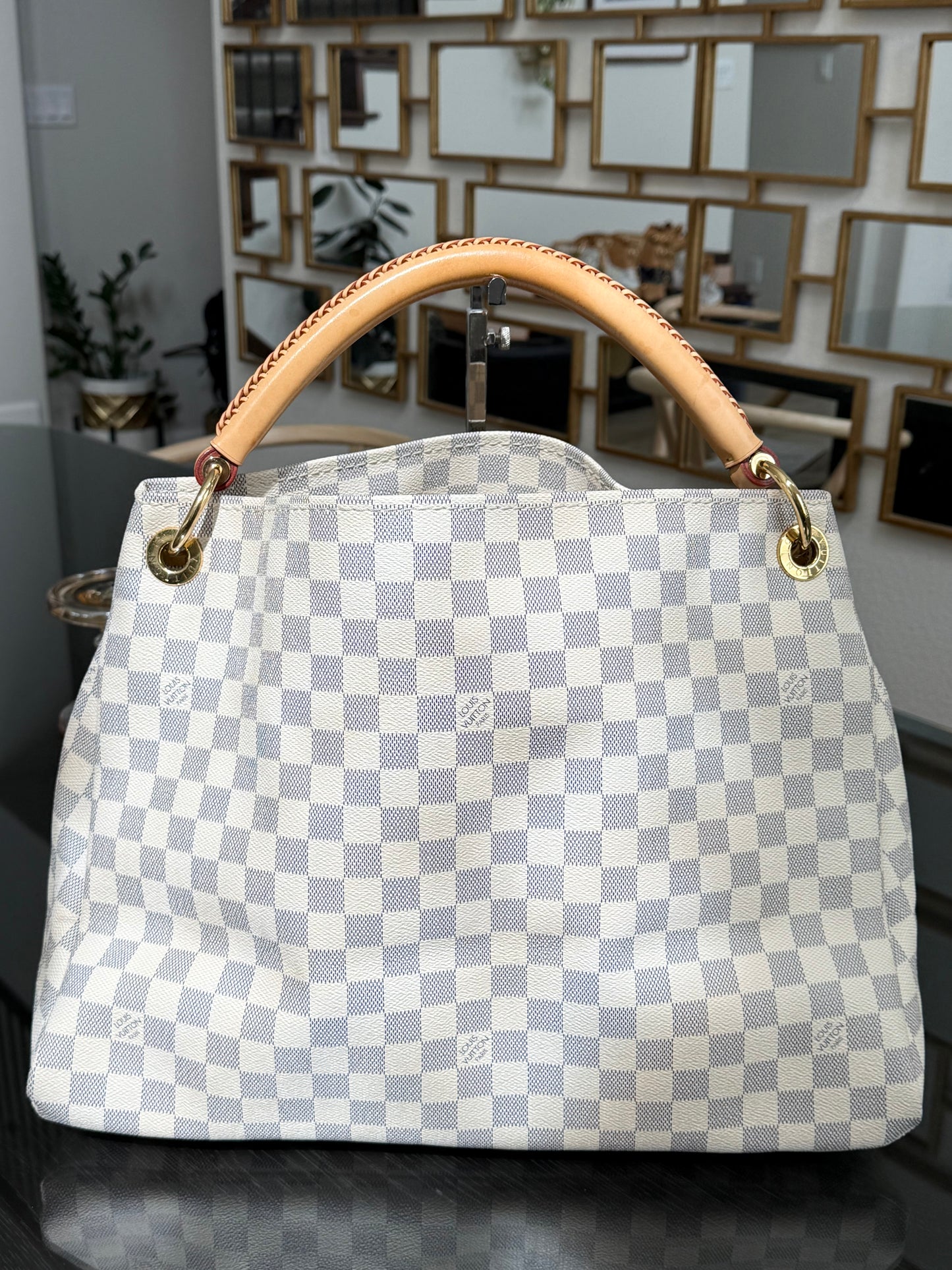 Artsy MM Azur with Dustbag and Insert Organizer- ๐
Year: 2011