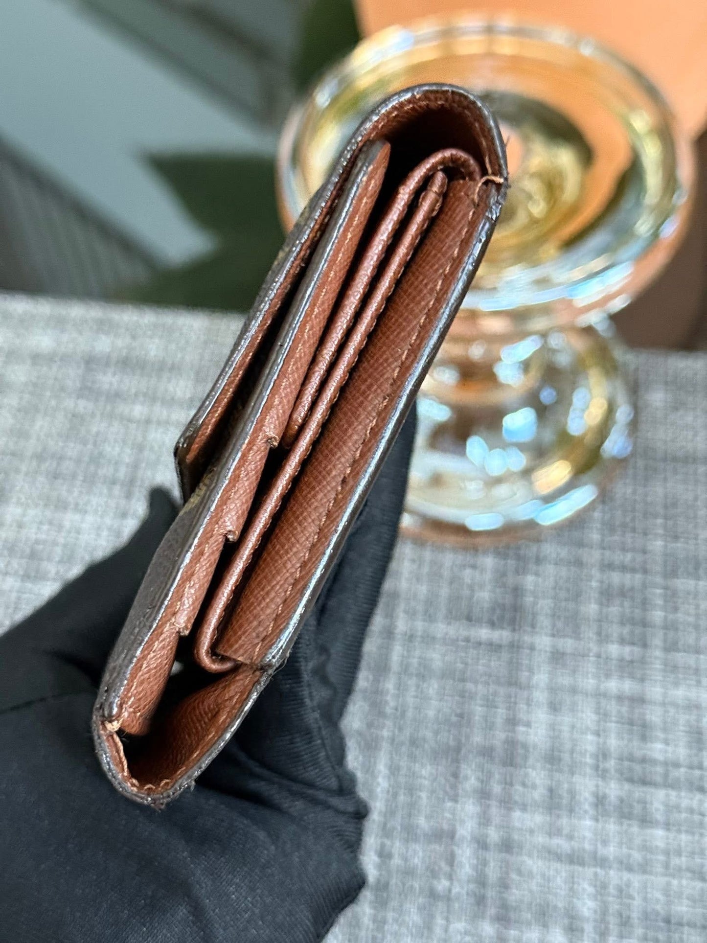 International Wallet in Monogram ๐๏ธ Year: 2003