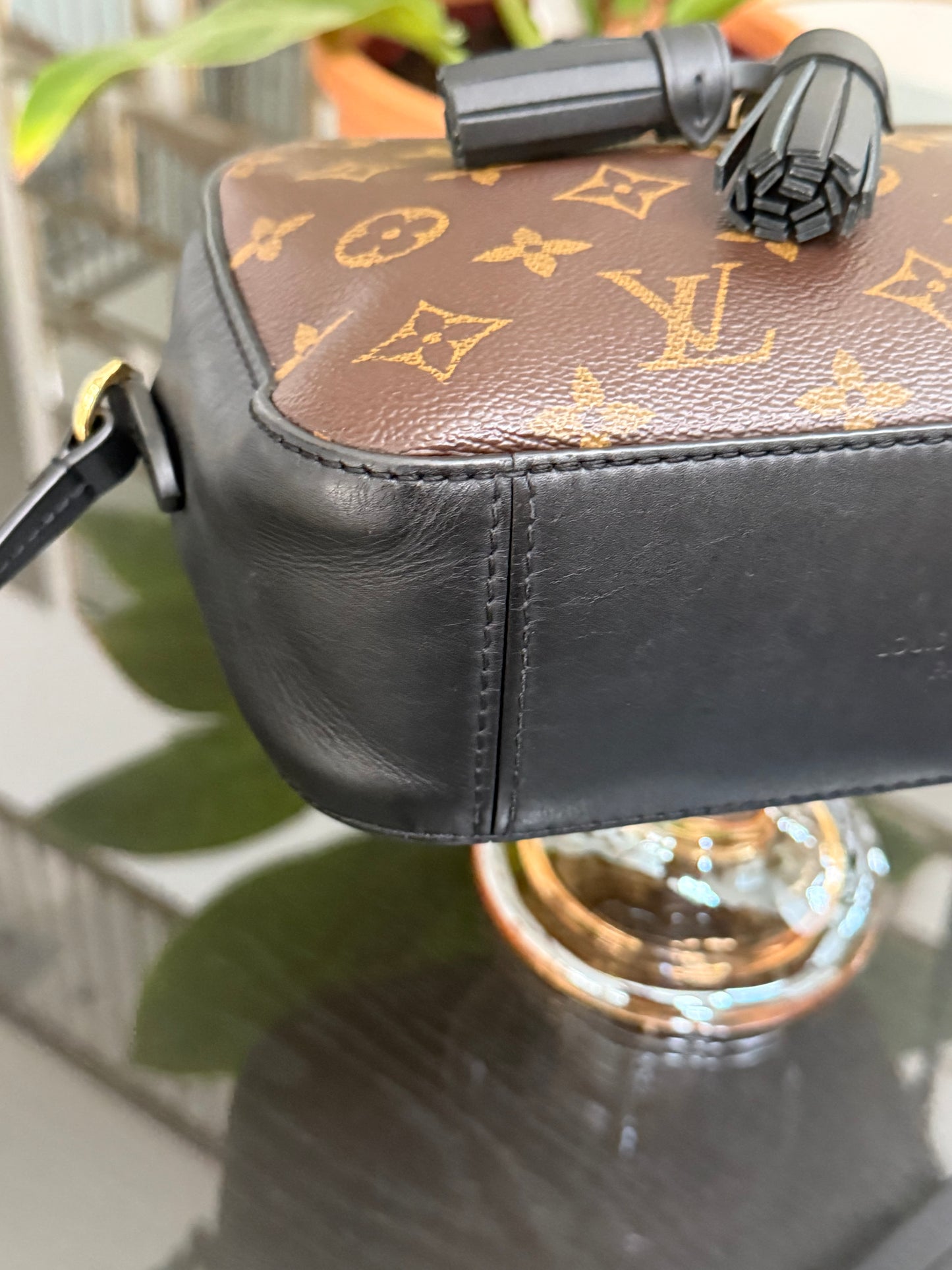 Saintonge Monogram Noir Crossbody -🗓️ Year: 2018