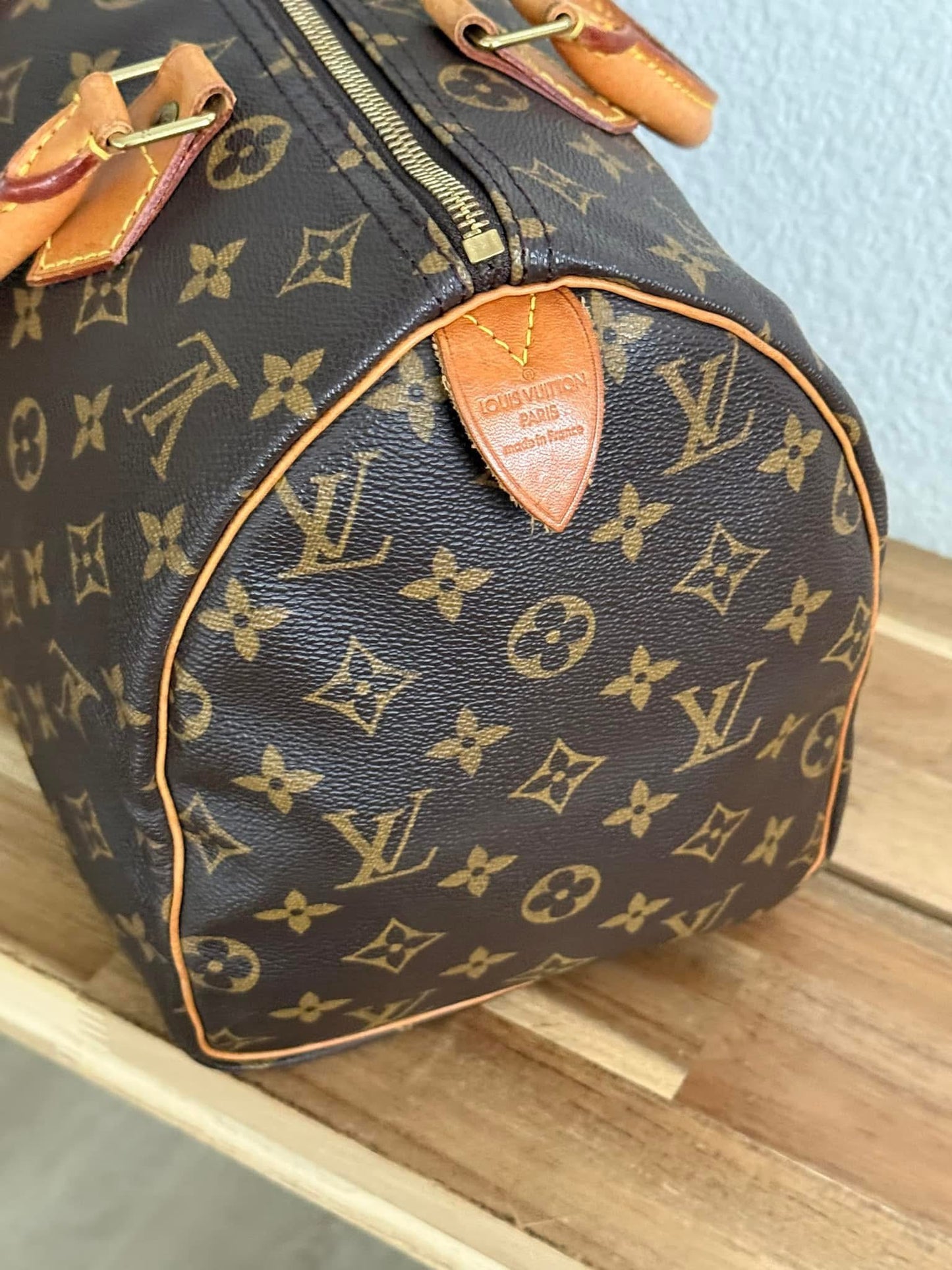 Speedy 30 with π Lock & Key - π
Year: 1995