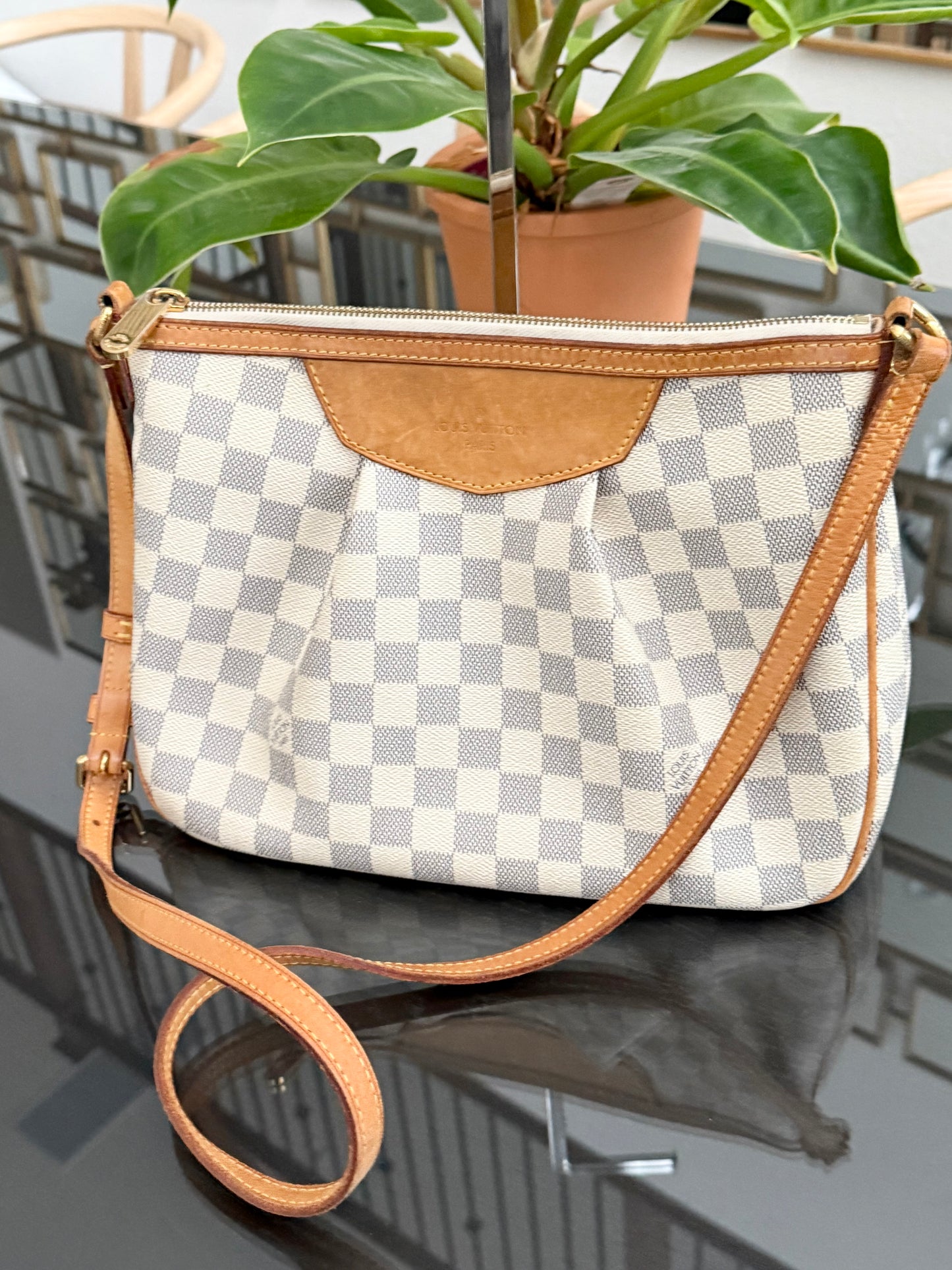 Siracusa PM Crossbody - ๐
Year: 2011
