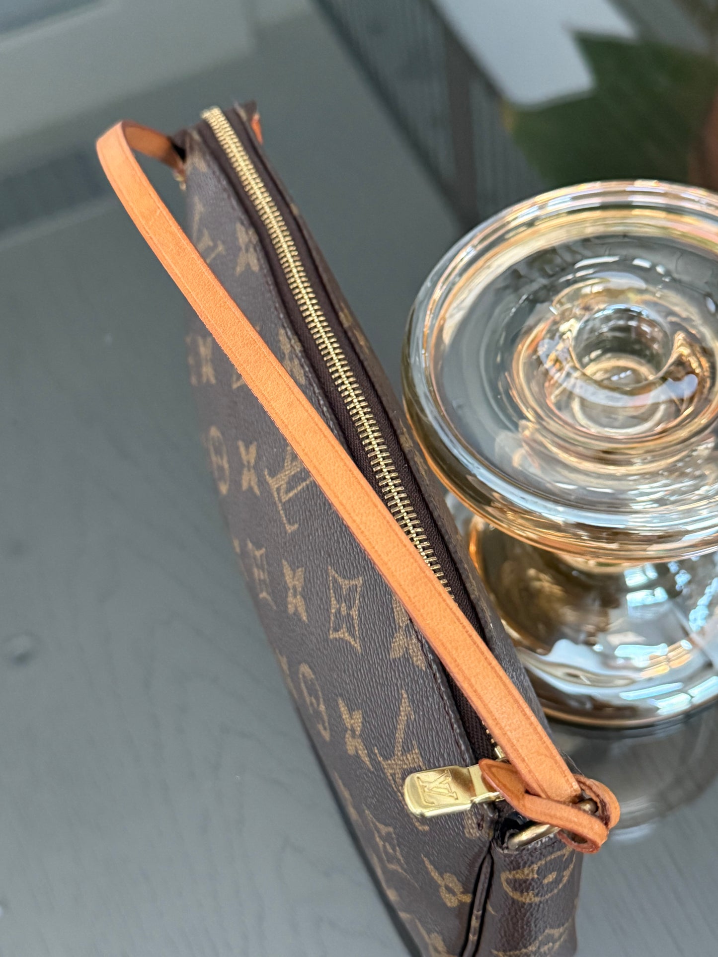 Pochette Accessories - ๐
Year: 2000