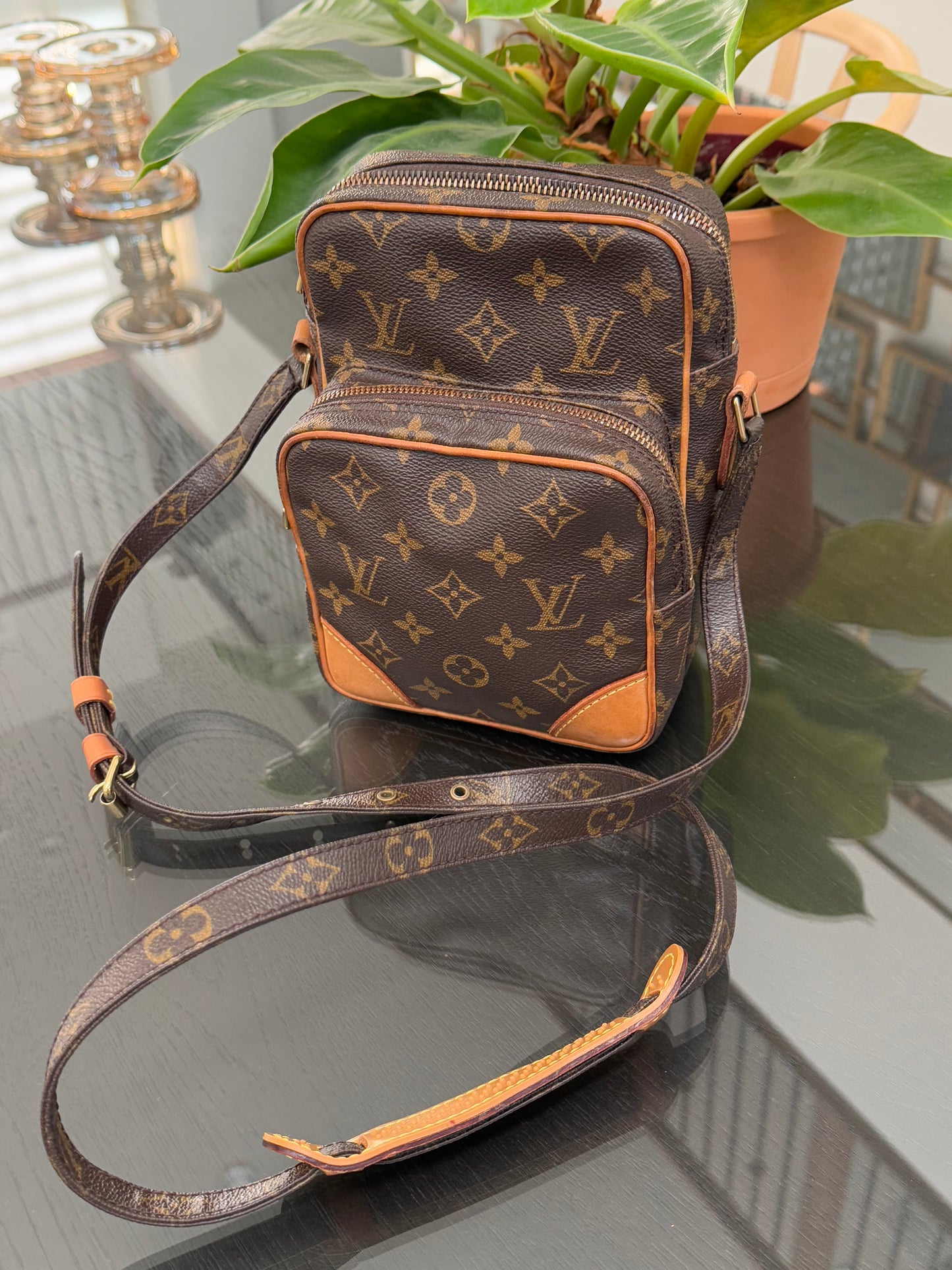 Amazon Crossbody Bag -Year: 1997