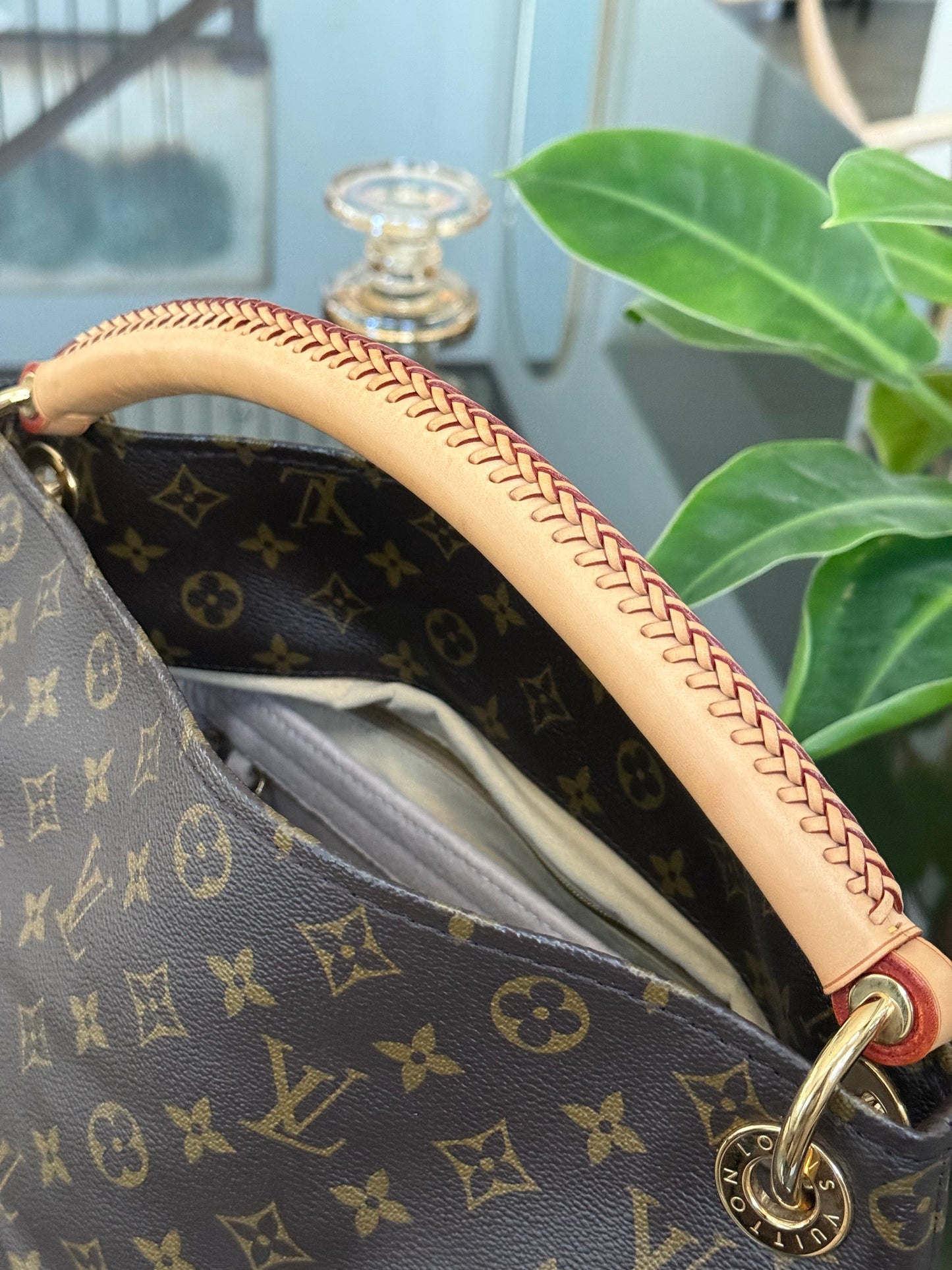 Artsy MM with Dustbag and Insert Organizer - ๐
Year: 2011
