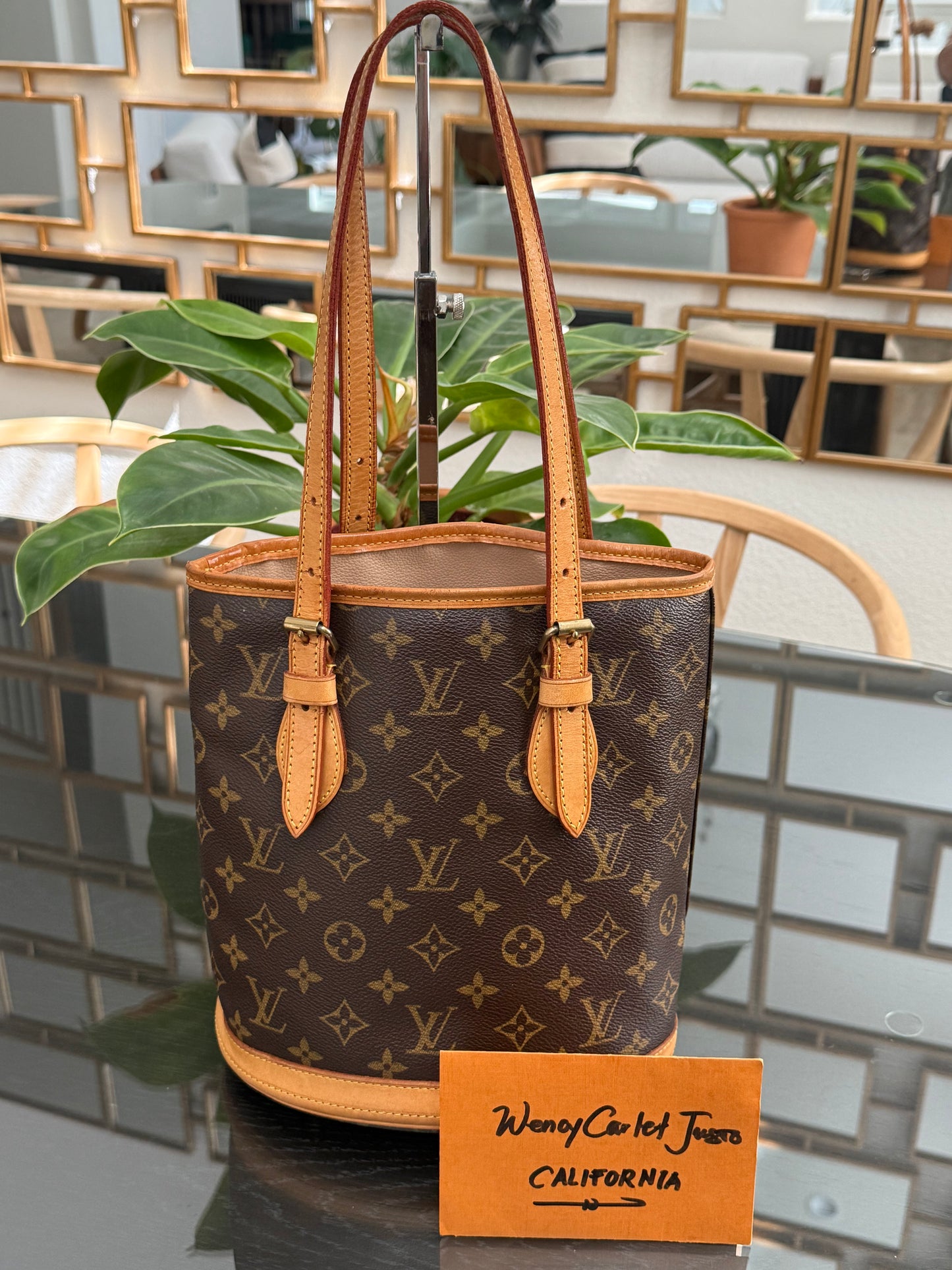 Petite Bucket in Monogram 🗓️ Year: 2003