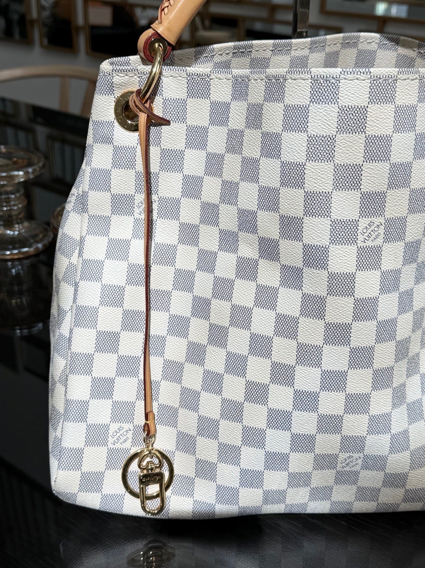 Artsy MM Azur with Dustbag and Insert Organizer- ๐
Year: 2011