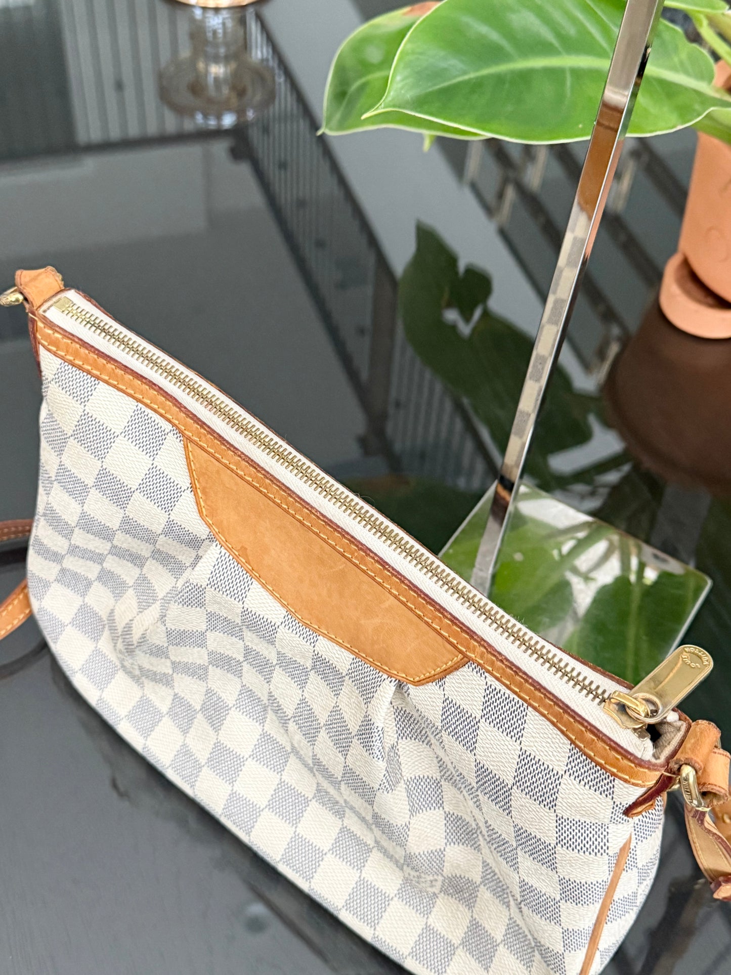 Siracusa PM Crossbody - ๐
Year: 2011