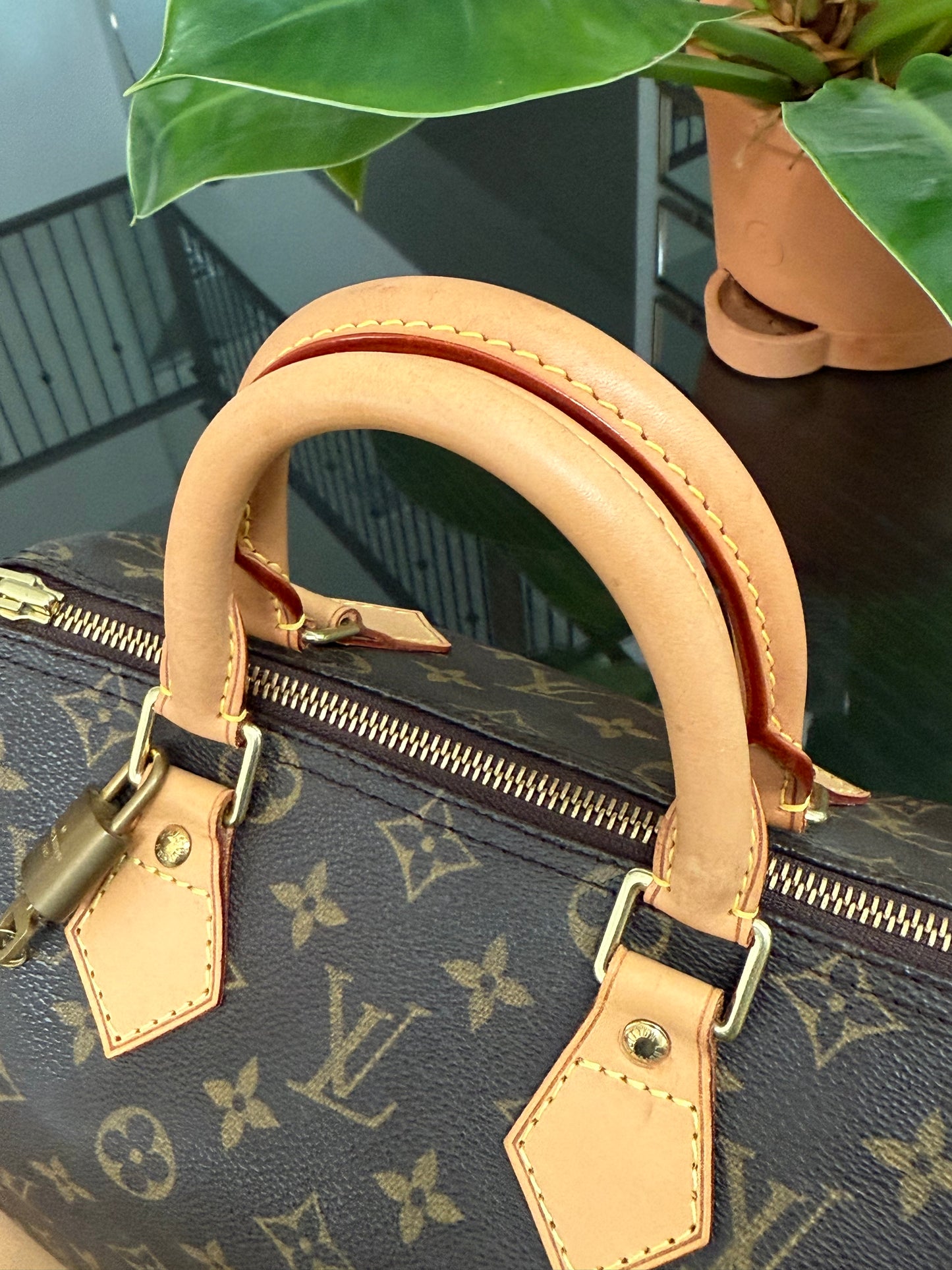 Speedy 25 with π Lock & Key and Dustbag π
Year: 2003
