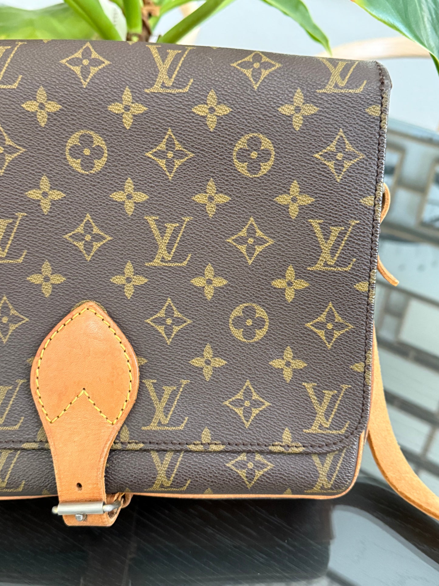 Cartouchiere GM Crossbody -🗓️ Year: 1982