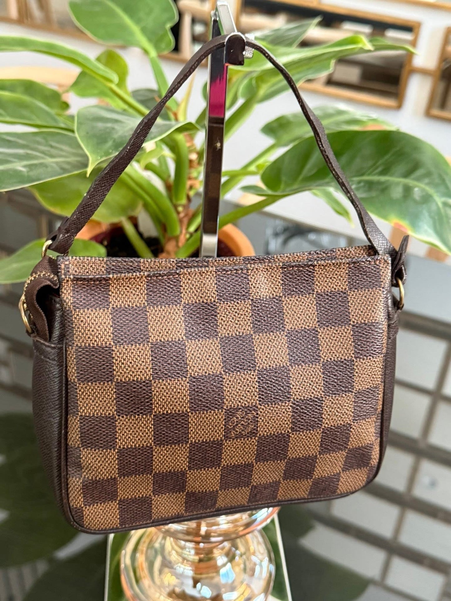 Damier Ebene Trousse Pochette - ๐
Year: 2008