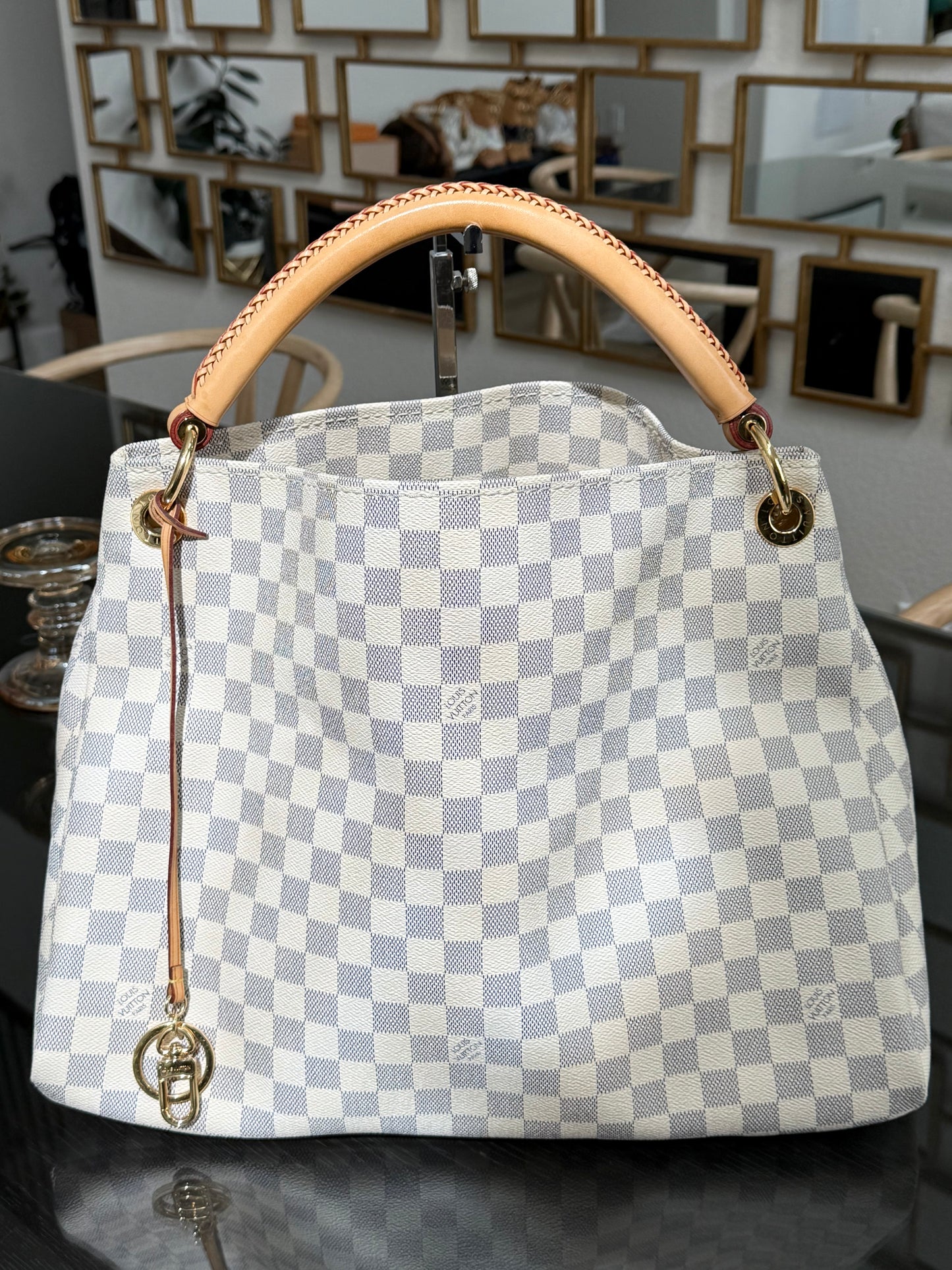 Artsy MM Azur with Dustbag and Insert Organizer- ๐
Year: 2011