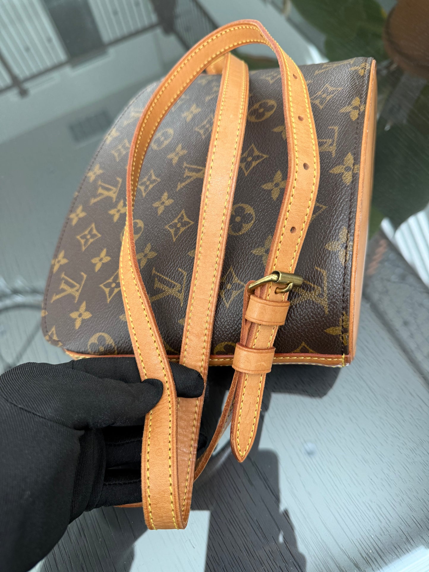 Drouot Crossbody
π
Year: 1997