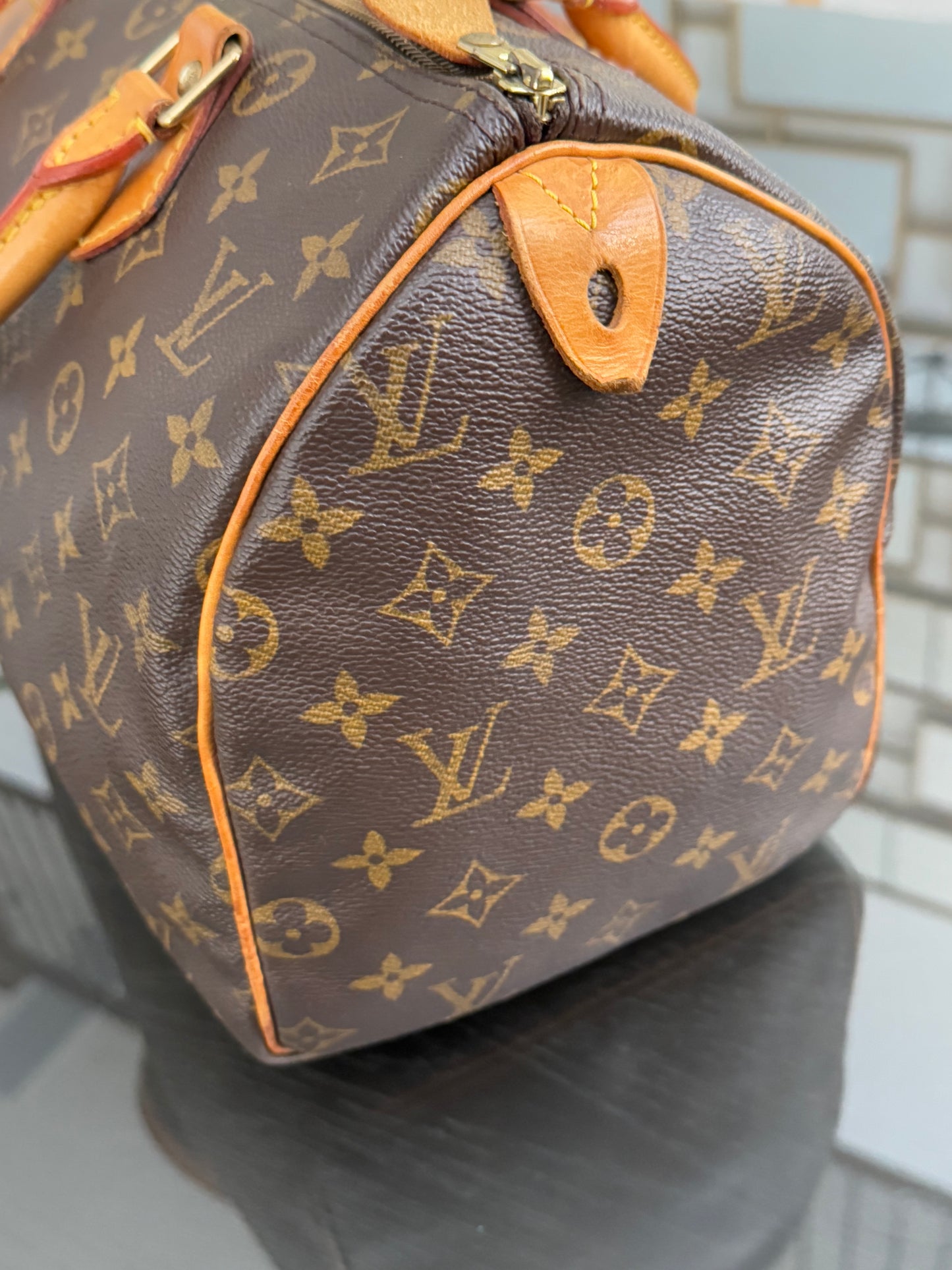 Speedy 30 with π Lock & Key - π
Year: 1997