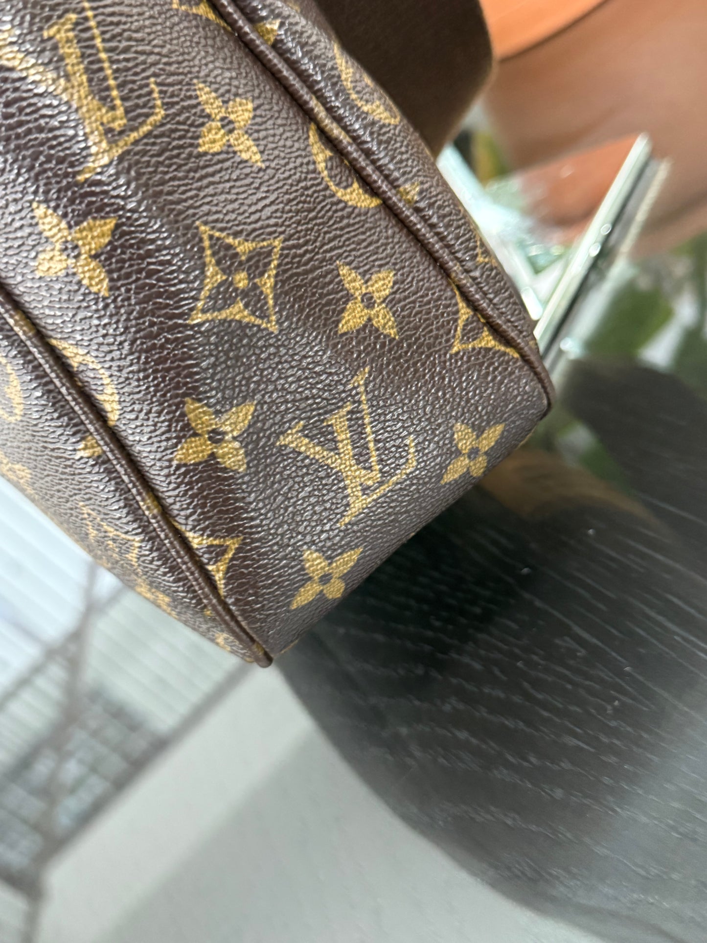 Sac Boshpore 2 Way bag in Monogram ๐๏ธ Year: 2005