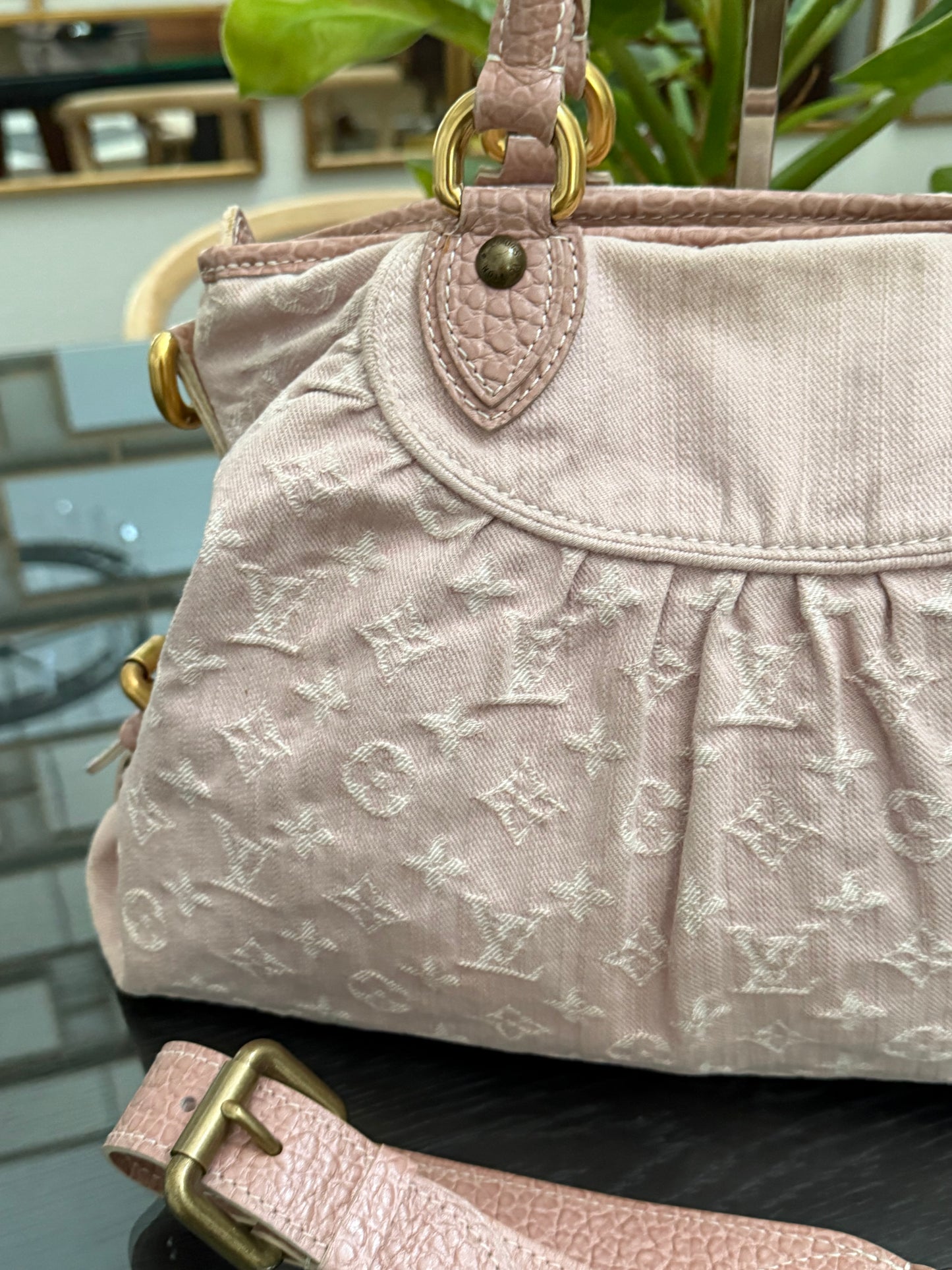 Denim Neo Cabby MM in Rose Pink 🗓️ Year: 2009