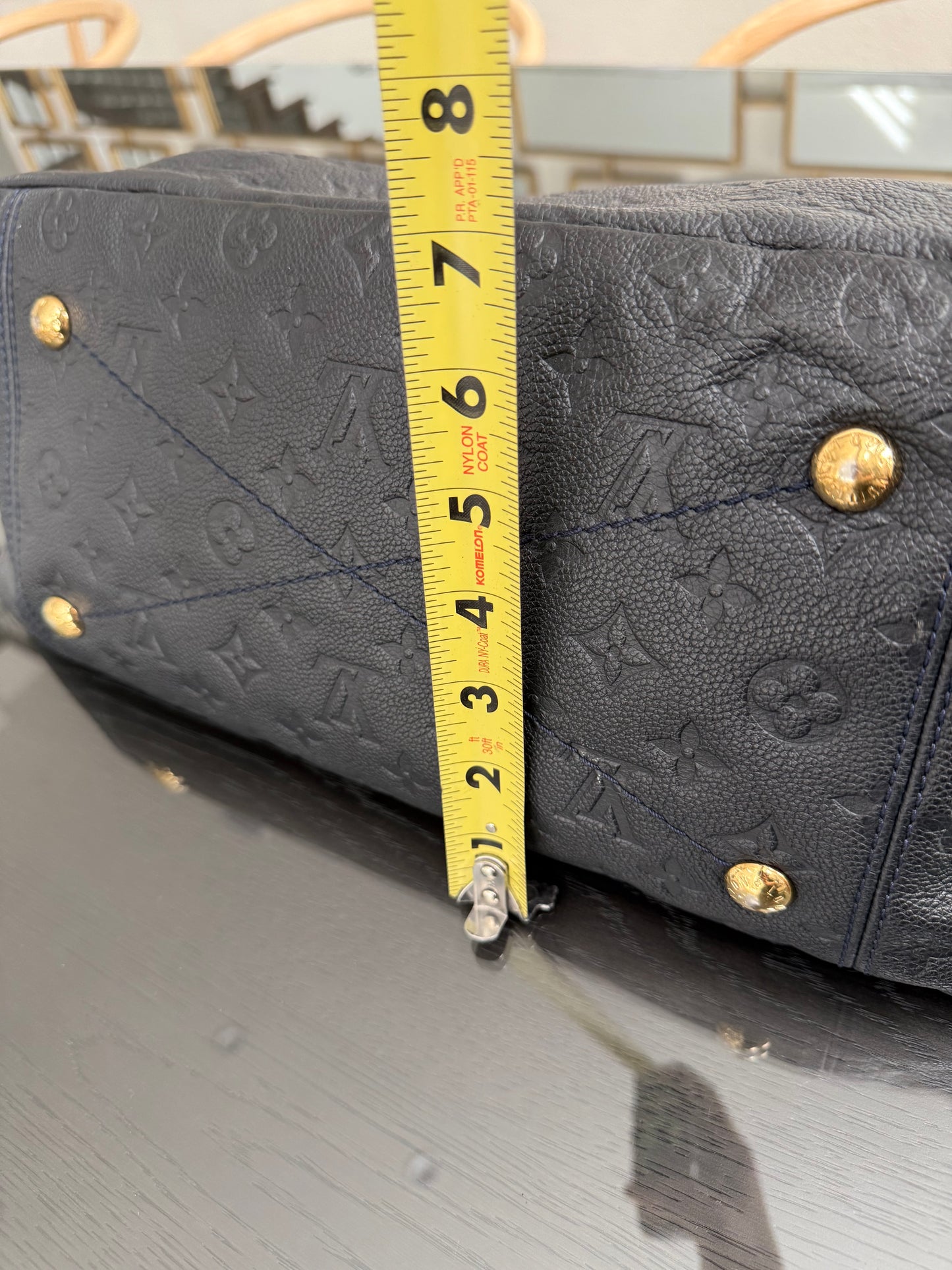 Artsy MM Empriente (Black/Dark Blue) with Dustbag and Insert Organizer - ๐
Year: 2011
