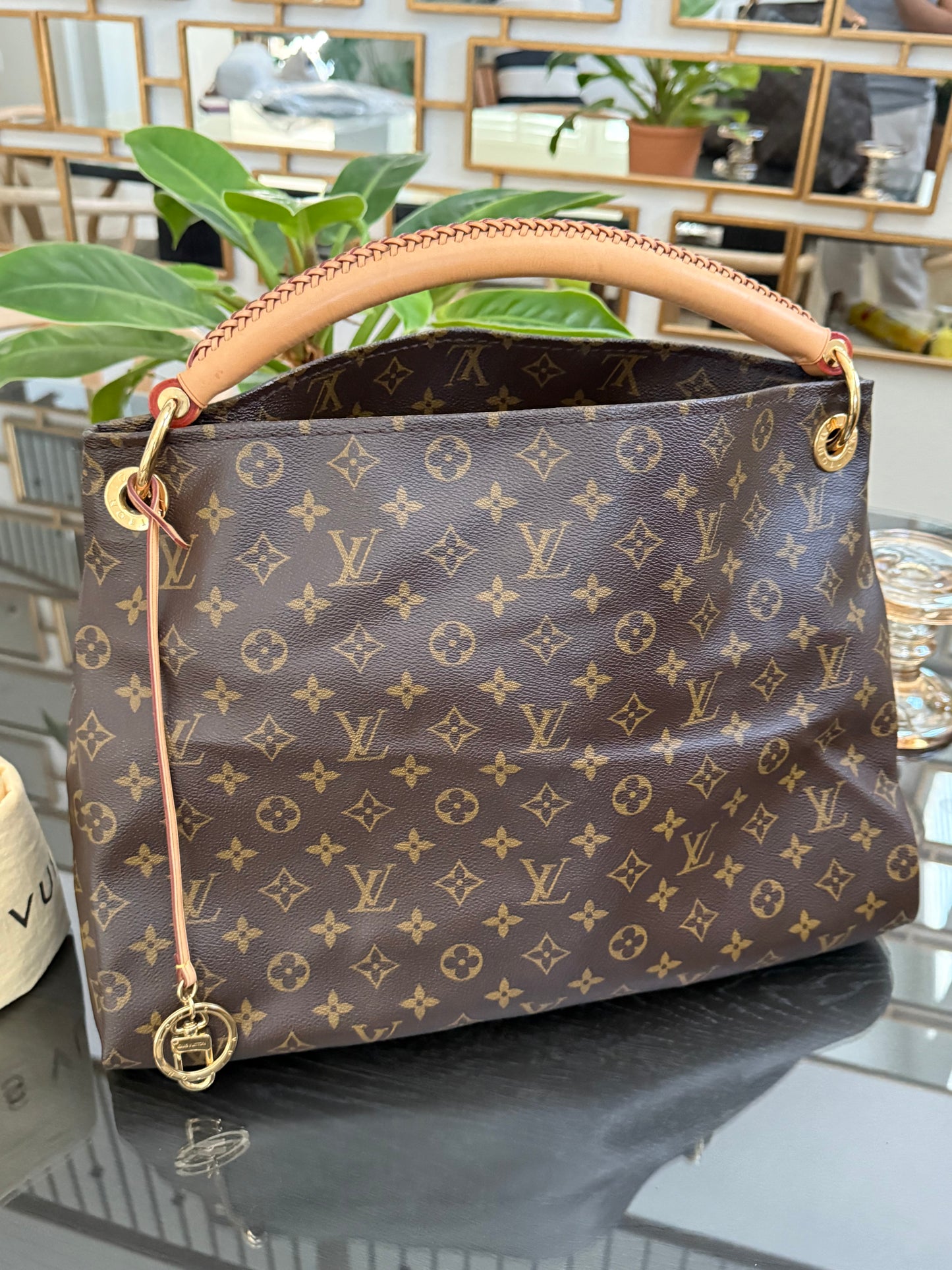 Artsy MM with Dustbag and Insert Organizer - ๐
Year: 2011