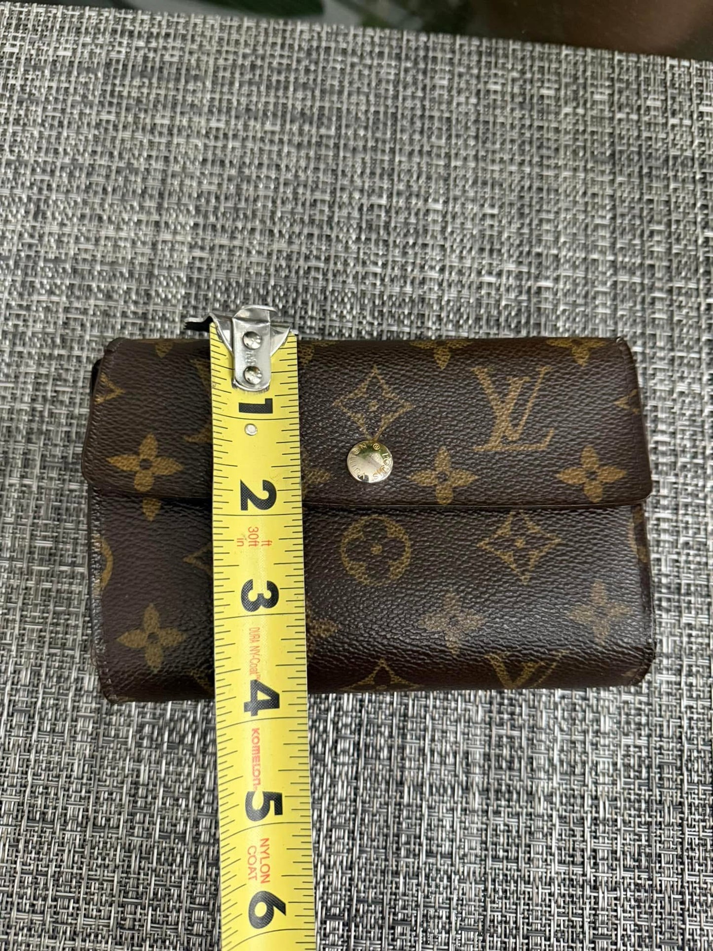 Alexandra Wallet with 14 Cardholders ๐๏ธ Year: 2007