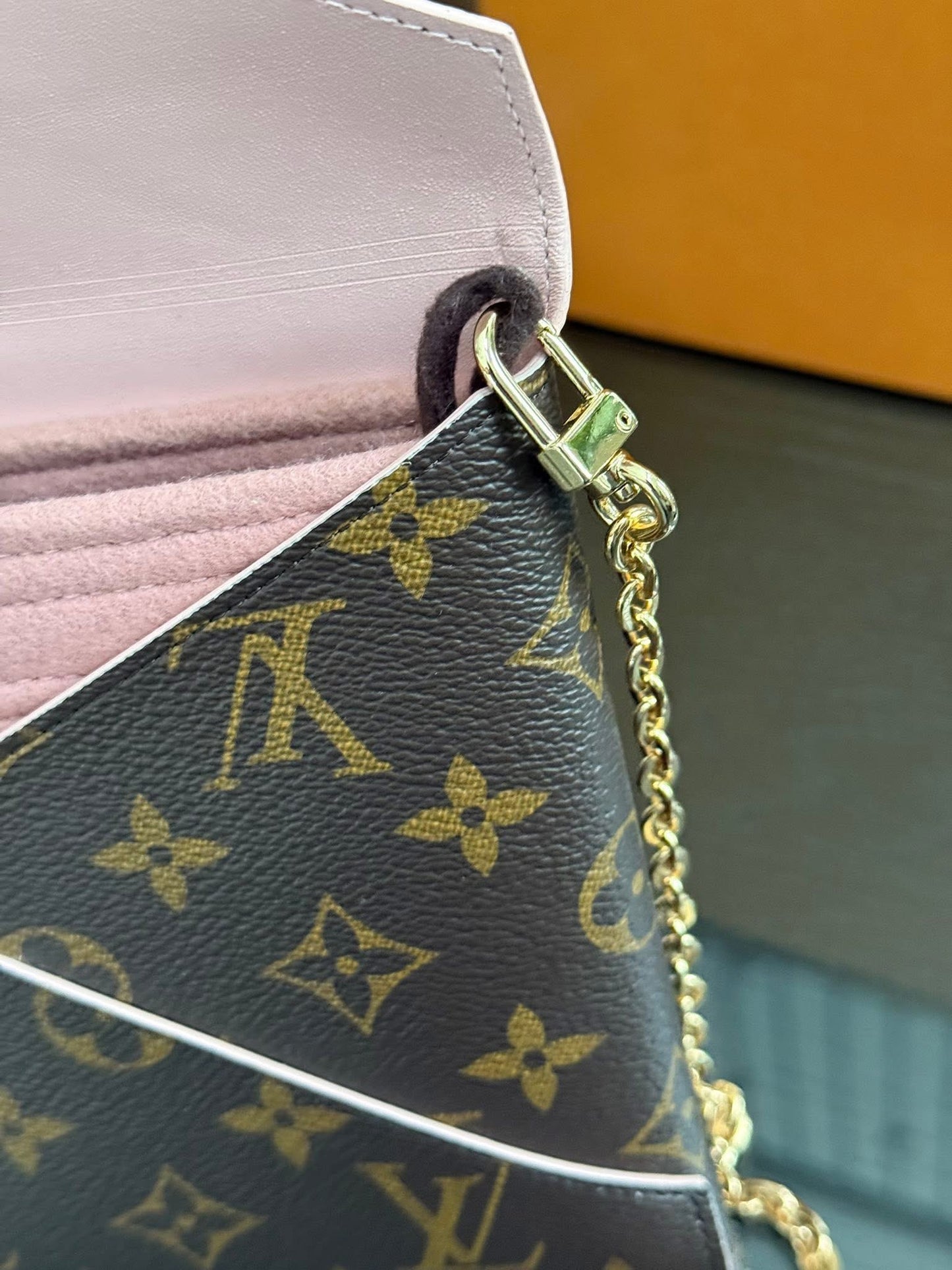 Kirigami Pouch Large - Microchip