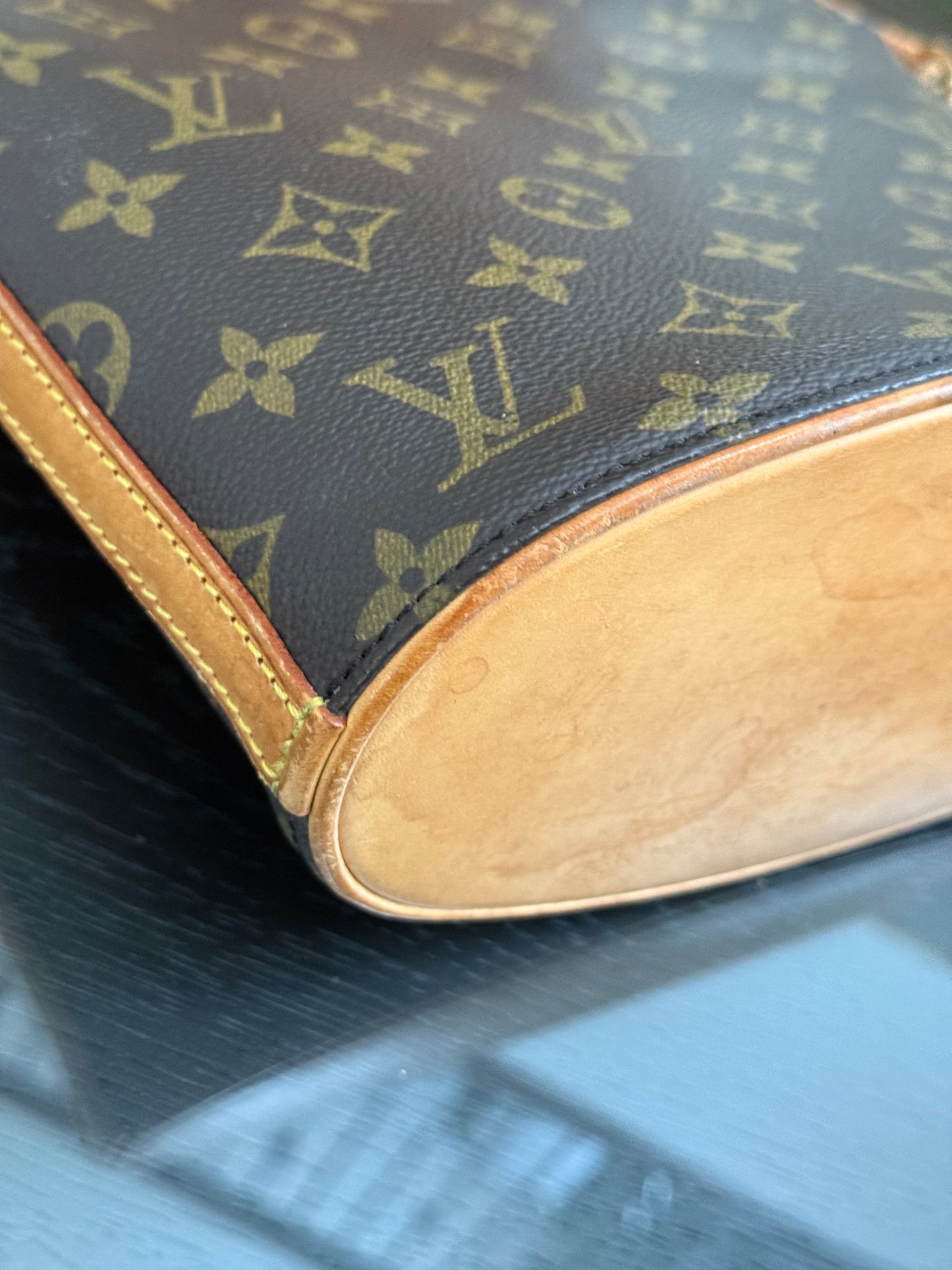 Drouot Crossbody -π
Year: 1997