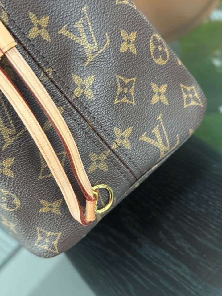 Neverfull MM Monogram in Peony with Dustbag and Insert organizer π
Year: 2020
