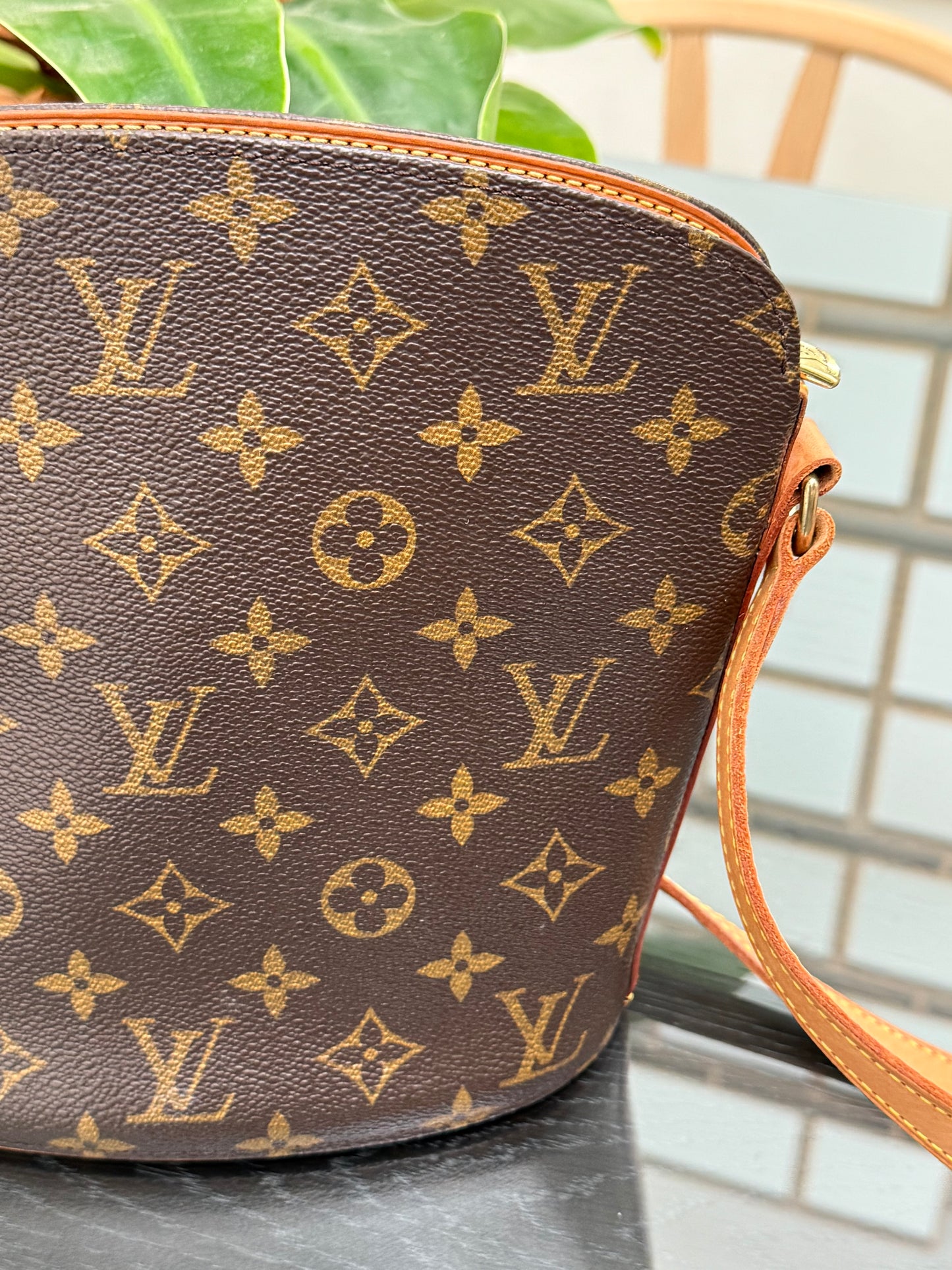 Drouot Crossbody
π
Year: 1997