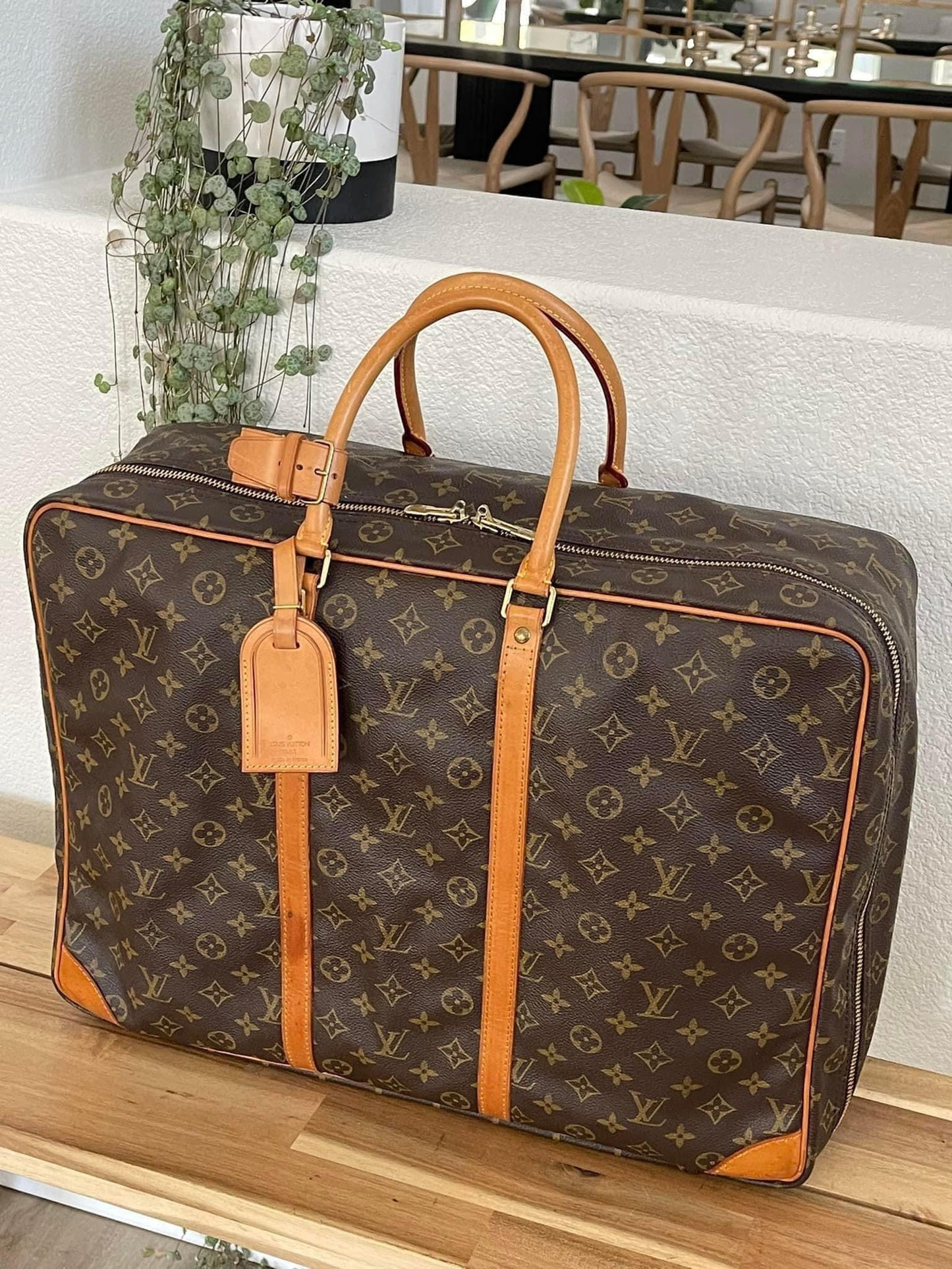 Sirius 50 Soft Suitcase Luggage - π
Year: 1994