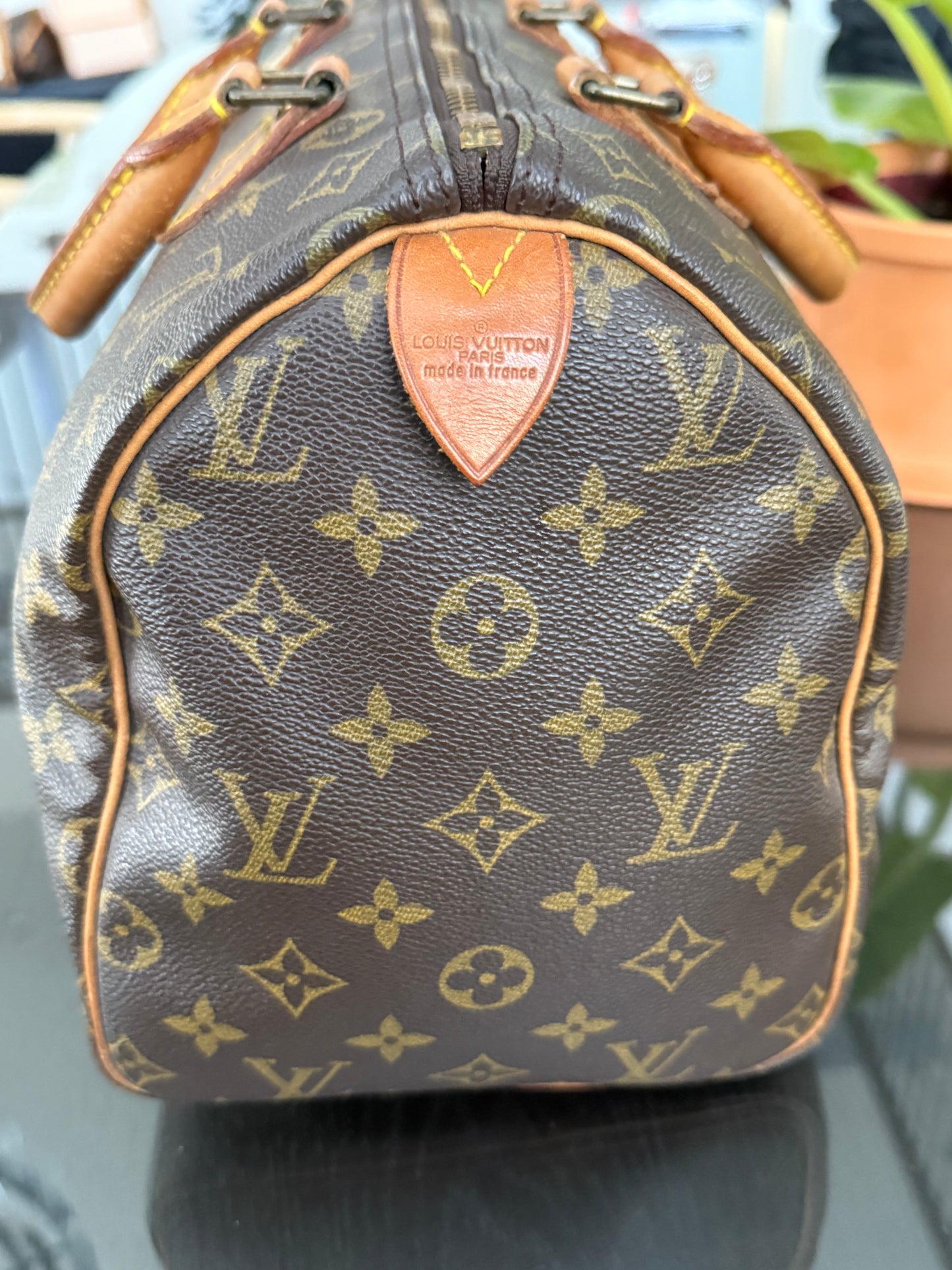 Speedy 30 with π Lock & Key - π
Year: 1989