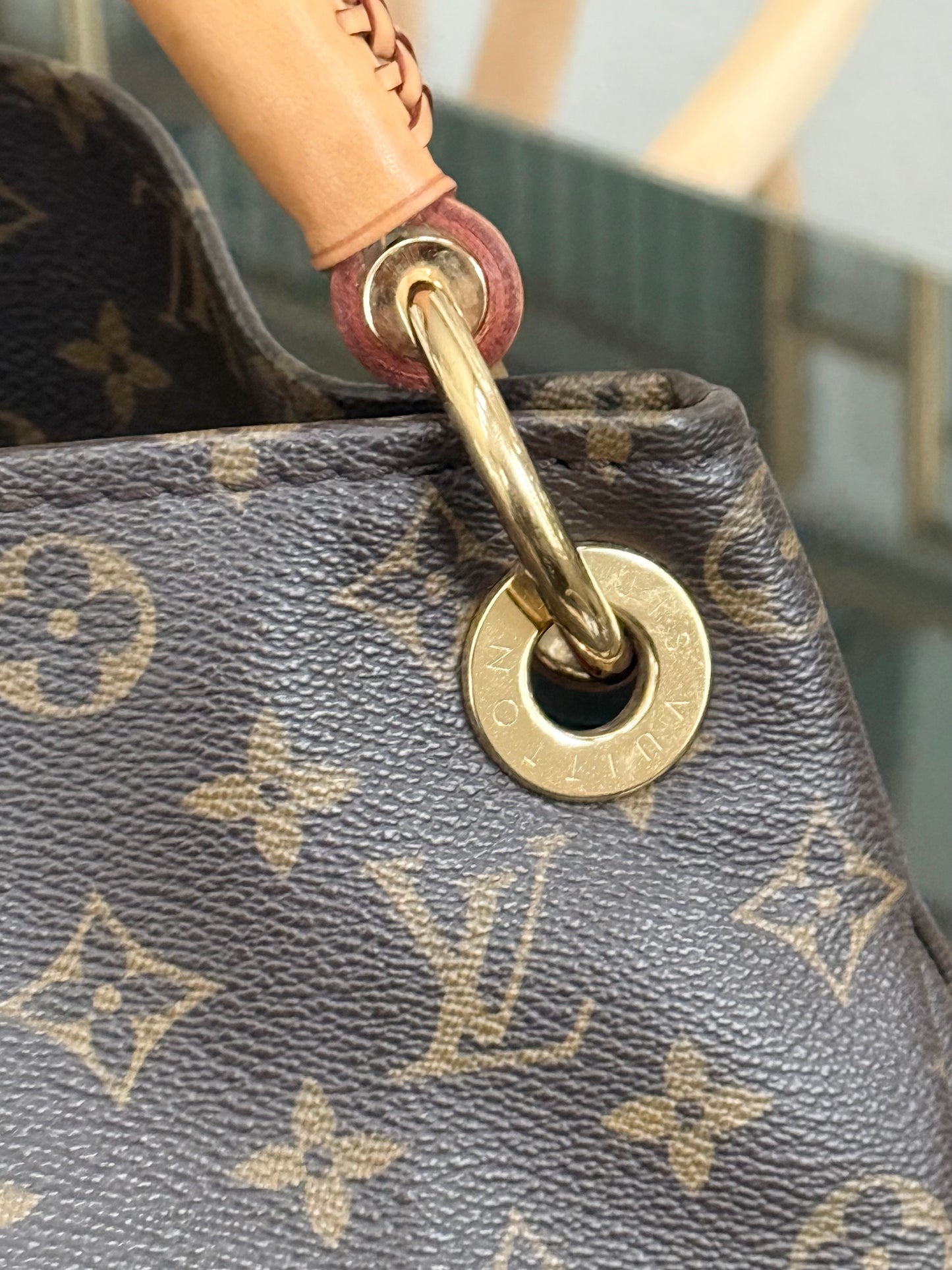 Artsy MM with Dustbag and Insert Organizer - ๐
Year: 2010