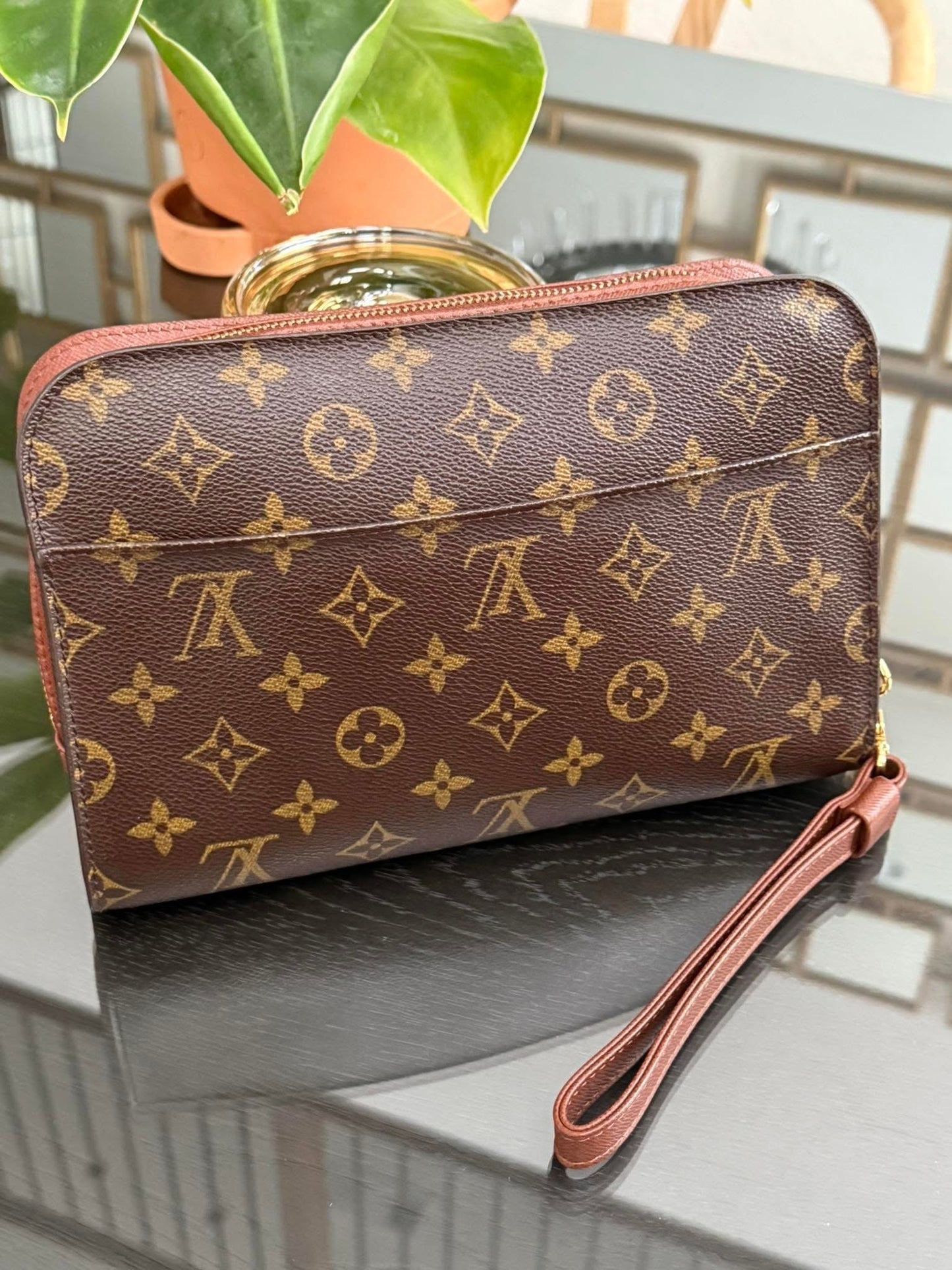 Orsay Clutch
๐๏ธ Year: 2000