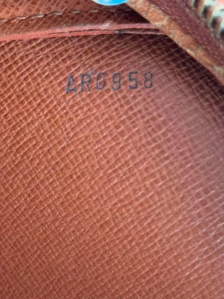 Orsay Clutch -
๐๏ธ Year: 1998