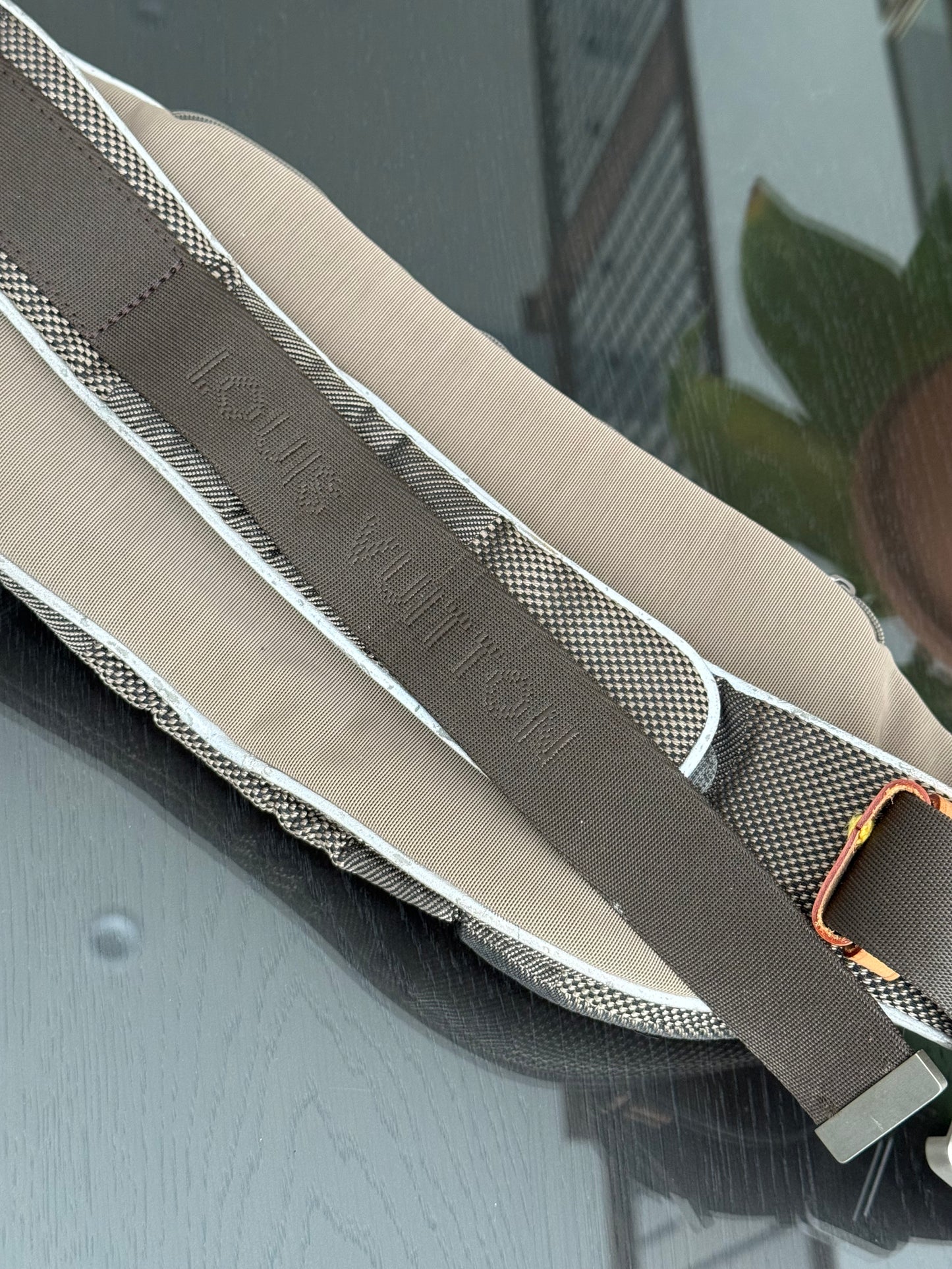 Damier Geant Ceinture Jogging Waist Bag -🗓️ Year: 2004