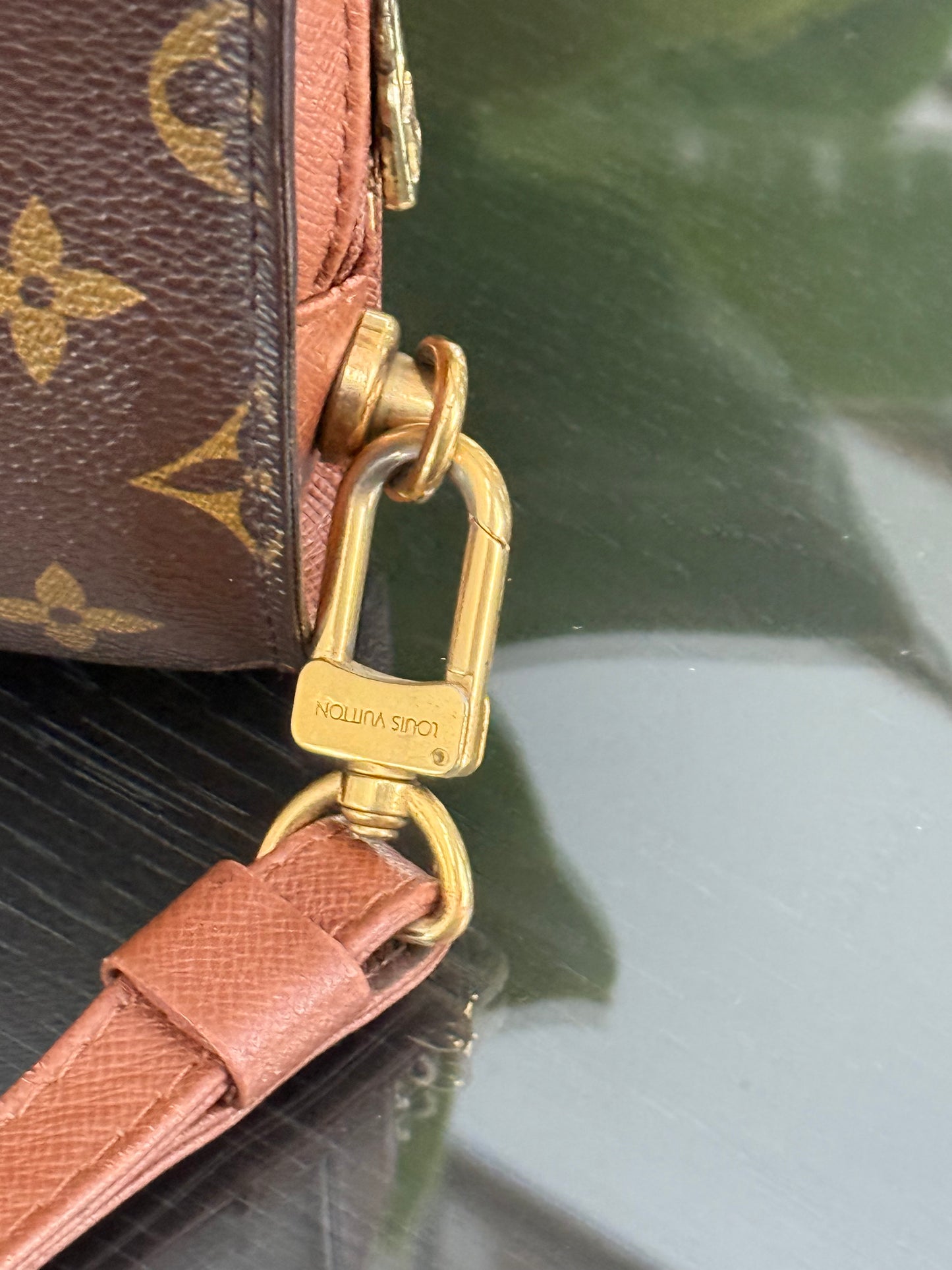 Orsay Clutch
๐๏ธ Year: 1993