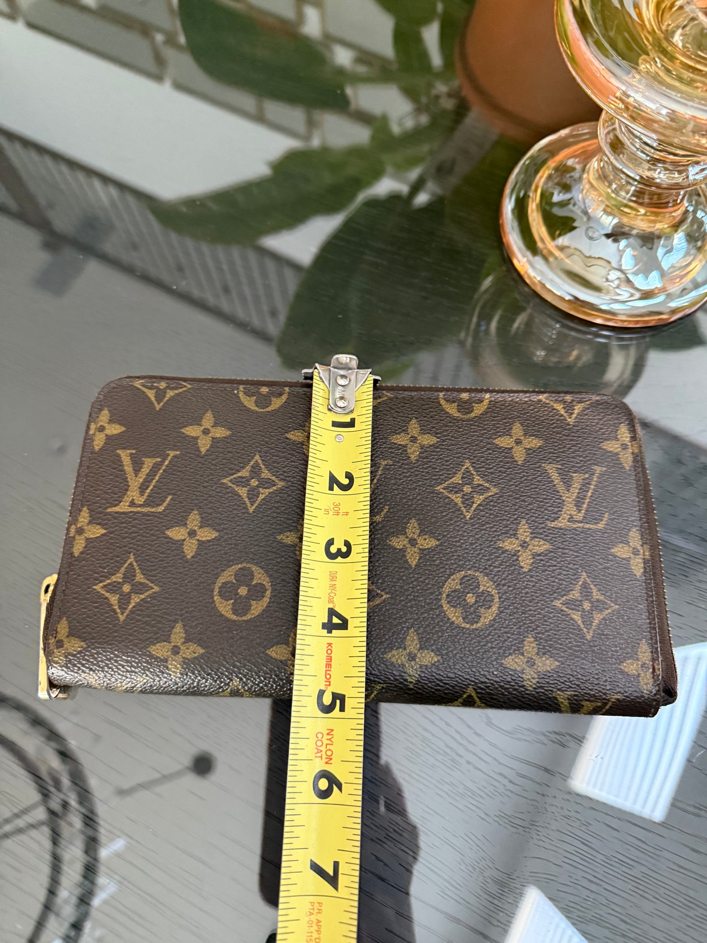 Zippy Wallet Organizer ๐
Year: 2008