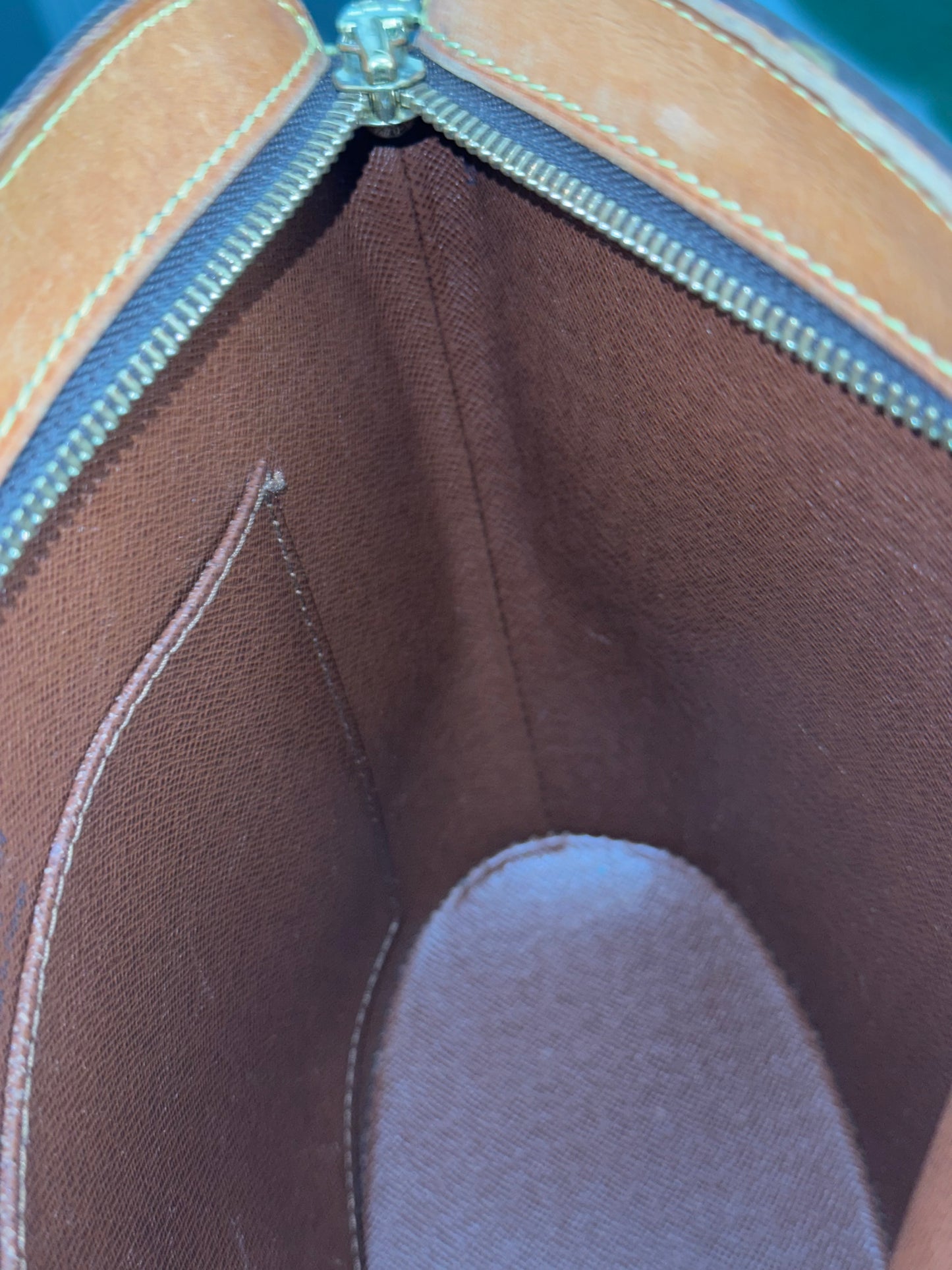 Drouot Crossbody -
π
Year: 2001