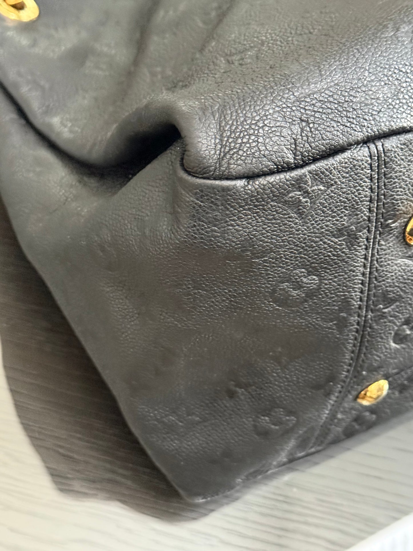 Artsy MM Empriente in Black with Dustbag and Insert Organizer - ๐
Year: 2015