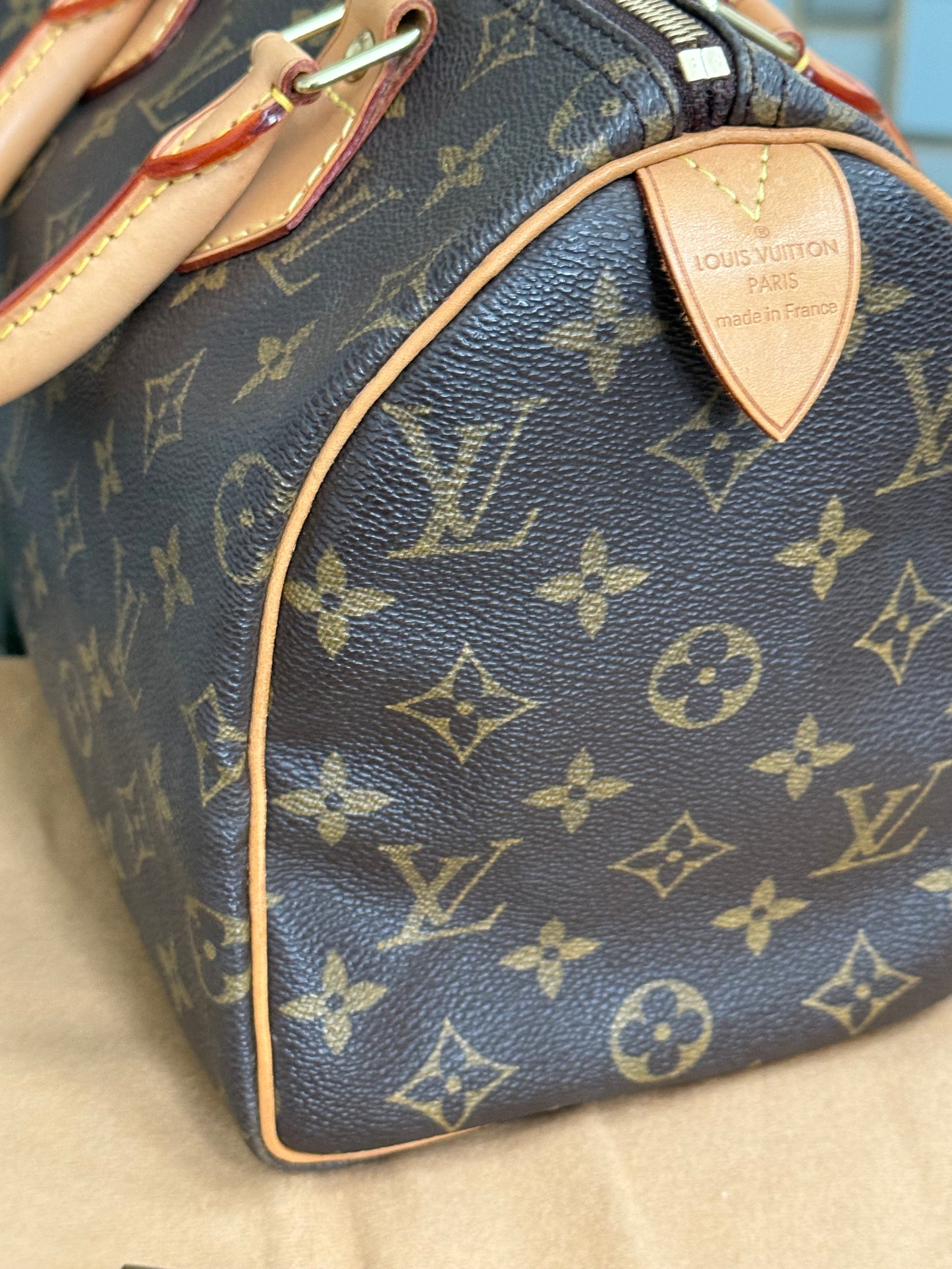 Speedy 25 with π Lock & Key and Dustbag π
Year: 2003