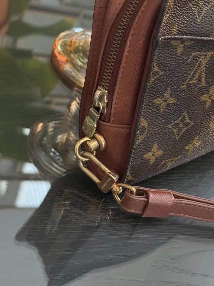 Orsay Clutch -
๐๏ธ Year: 1998