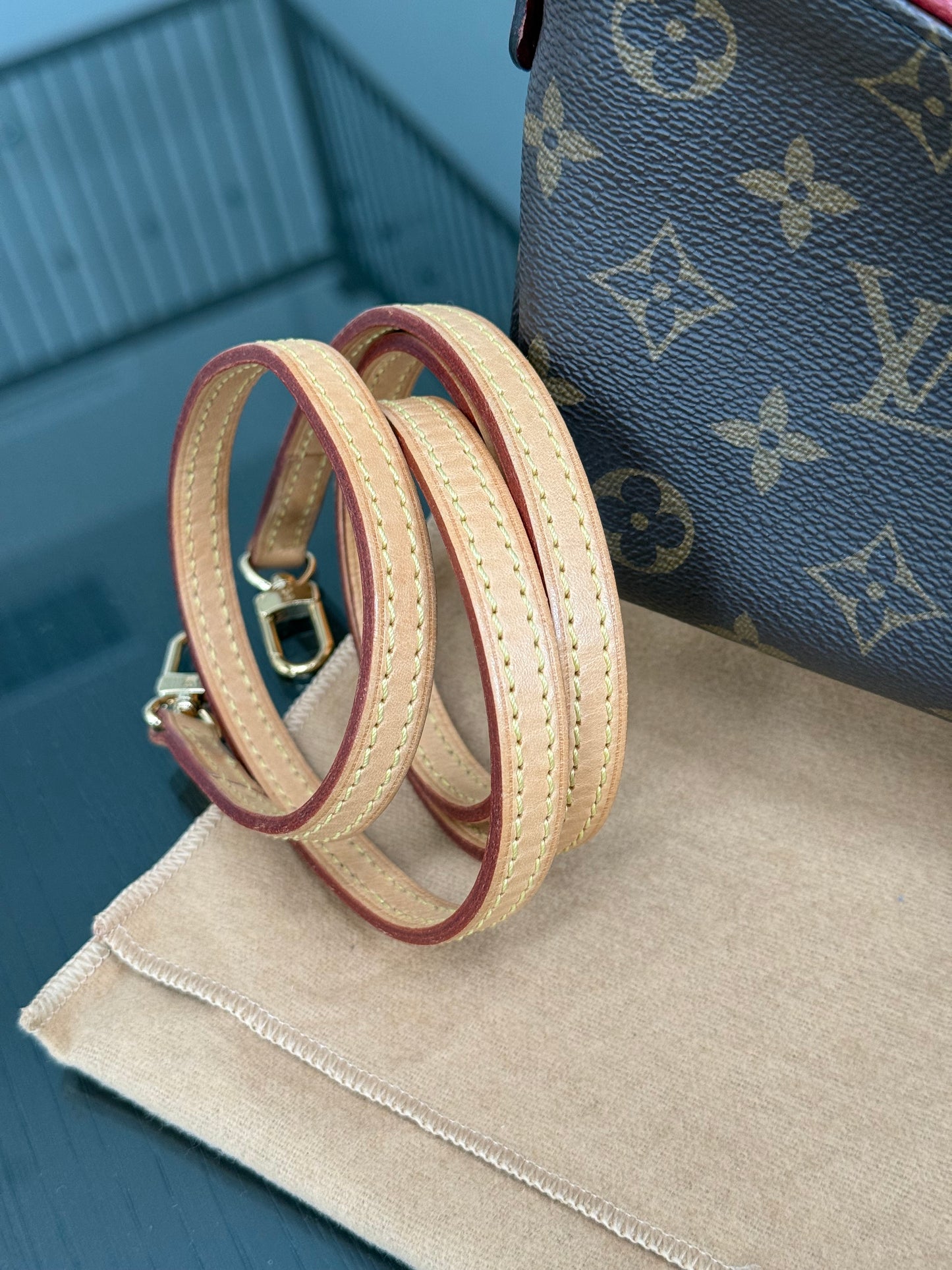 Pallas Clutch w/ Box, Dustbag and Paper bag - Year: 2017