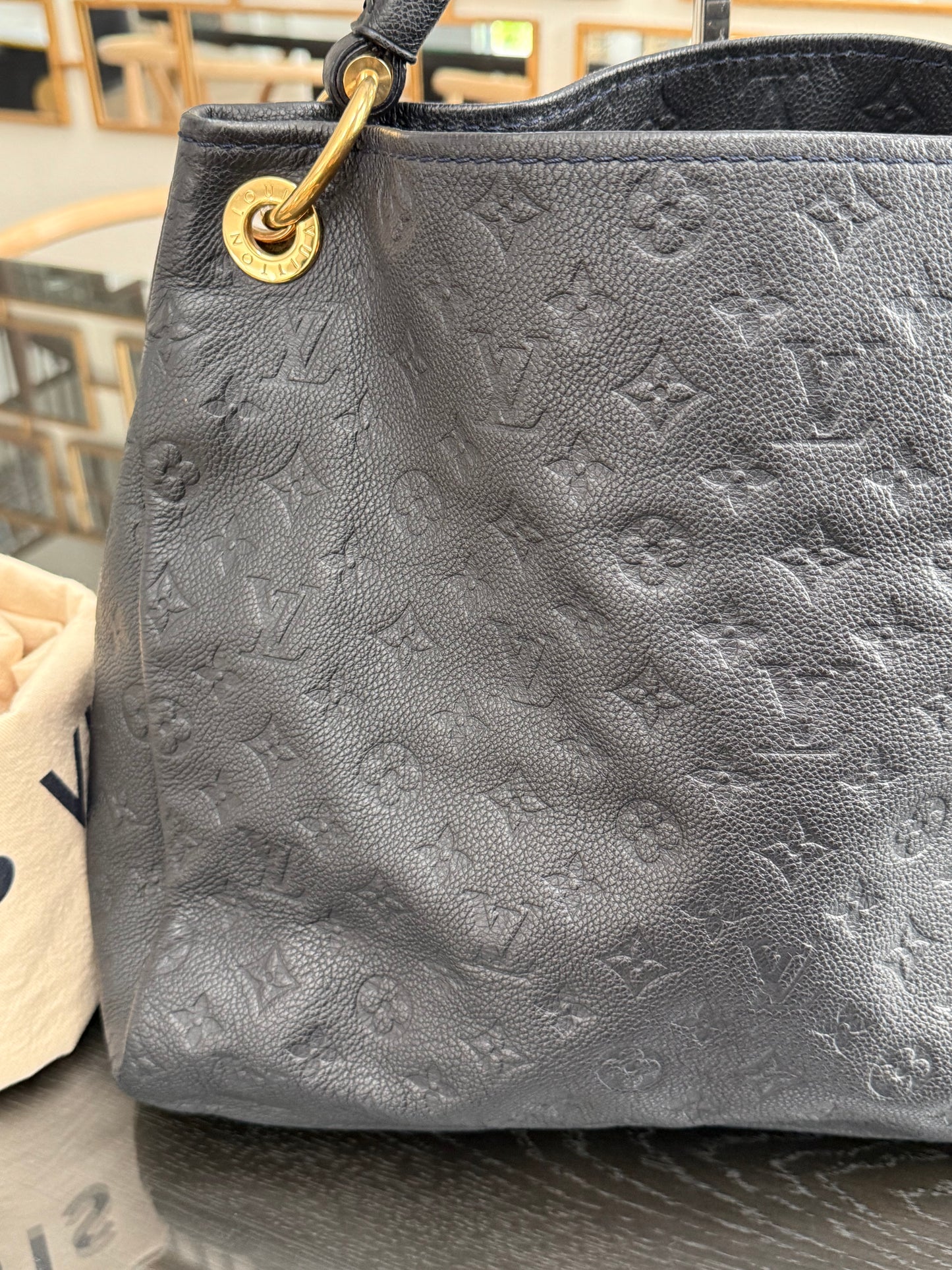 Artsy MM Empriente (Black/Dark Blue) with Dustbag and Insert Organizer - ๐
Year: 2011