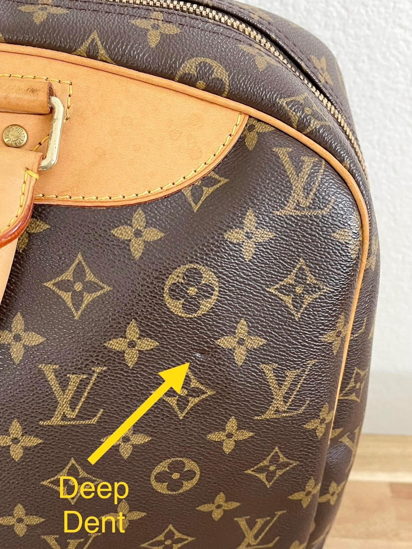 Evasion MM in Monogram - π
Year: 1999