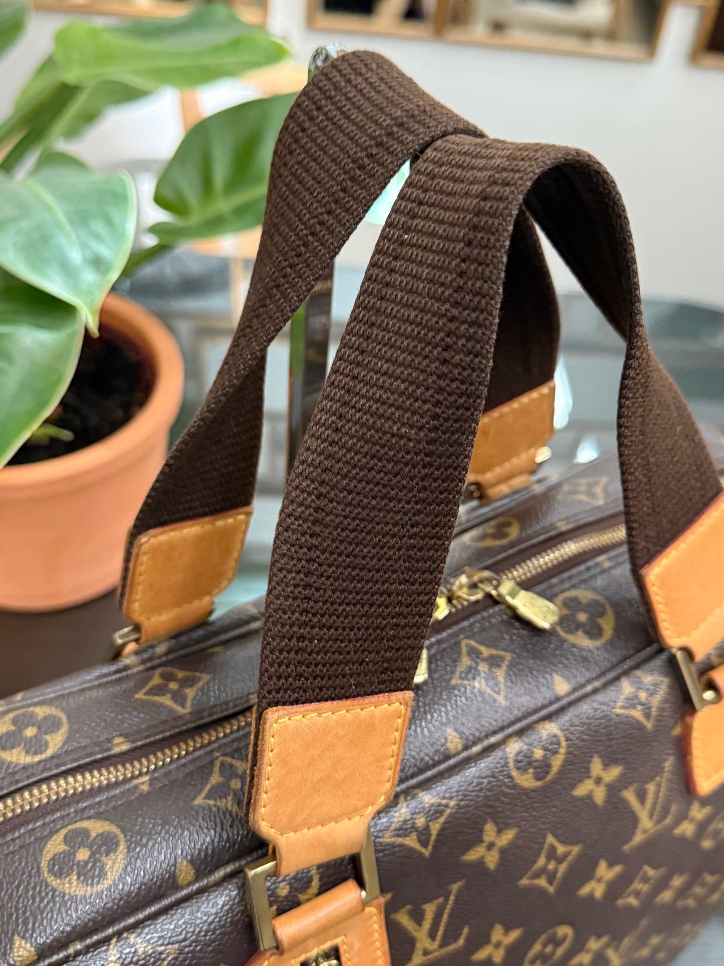 Sac Boshpore 2 Way bag in Monogram ๐๏ธ Year: 2005