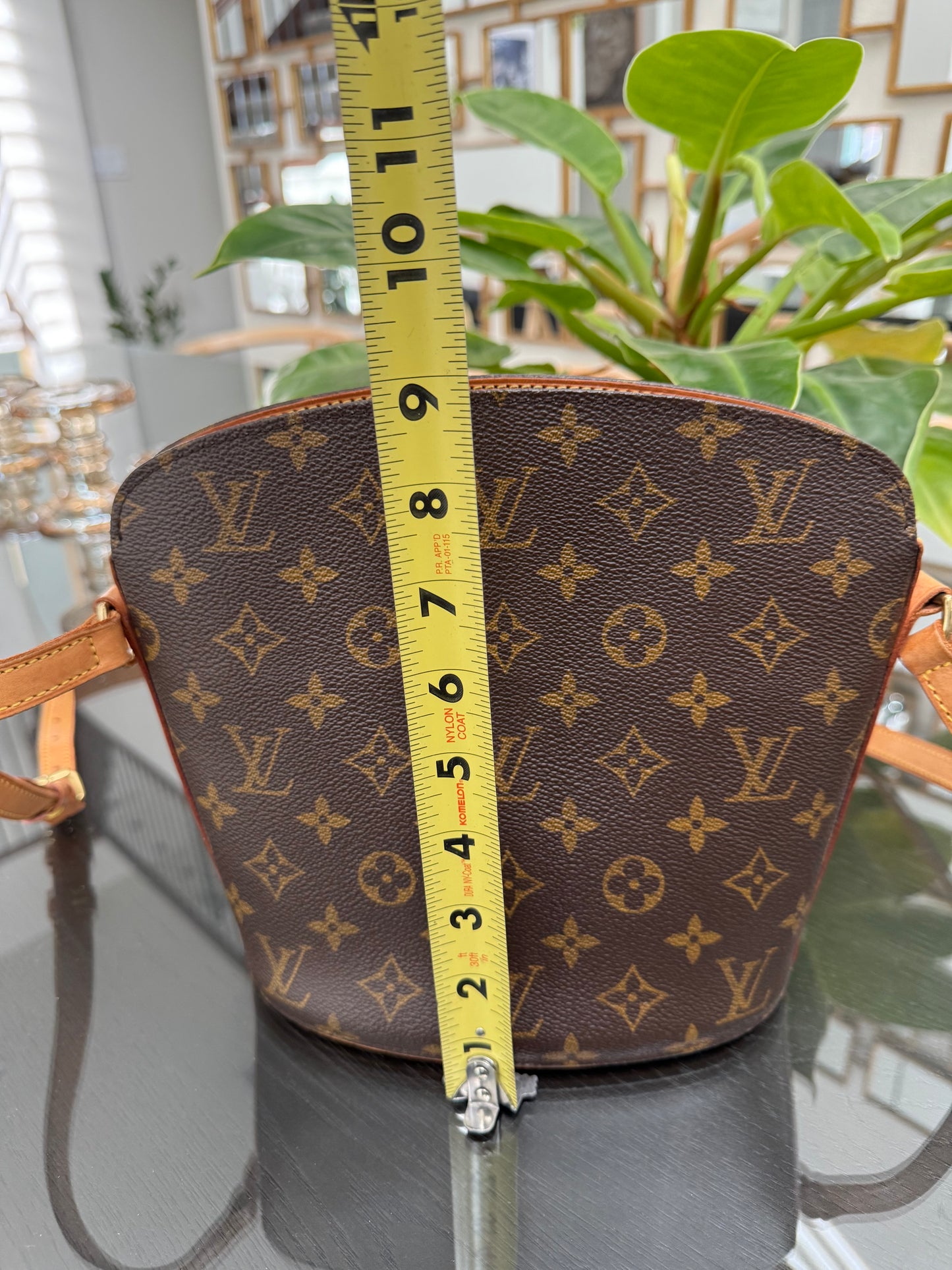 Drouot Crossbody
π
Year: 1997