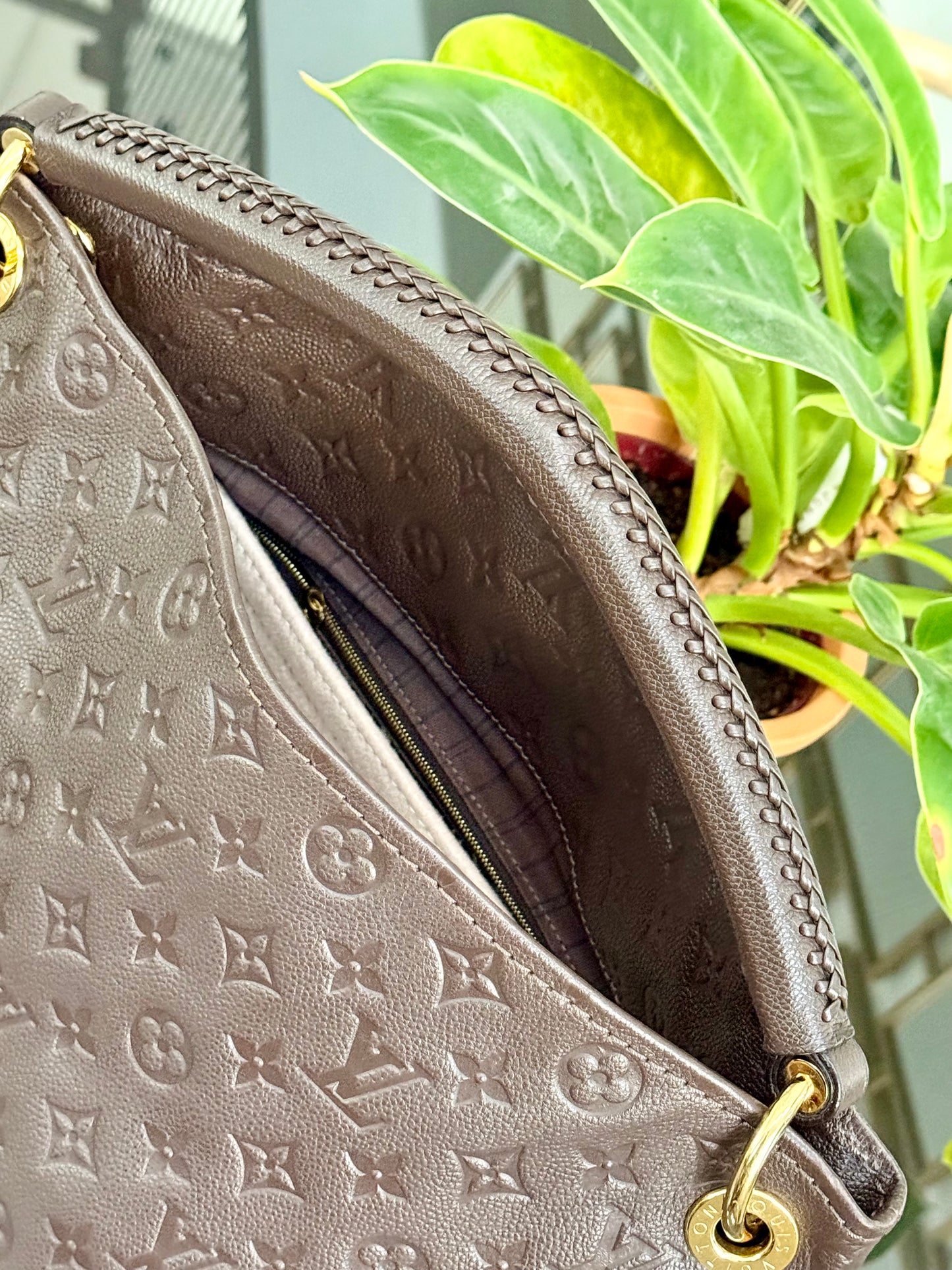 Artsy MM Empriente ( Dark Brown ) with Dustbag and Insert Organizer - ๐
Year: 2012
