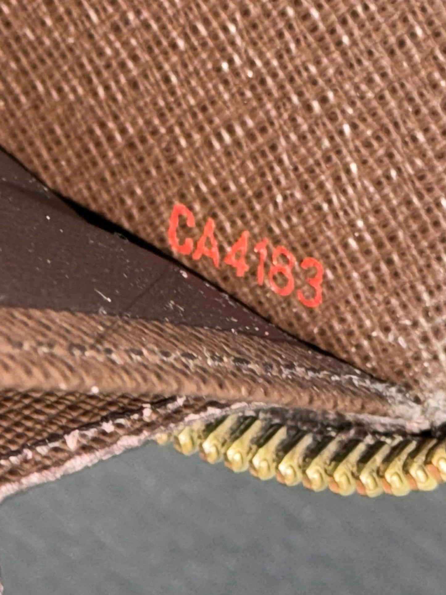 Zippy Long Wallet in DE with Box Year: 2013