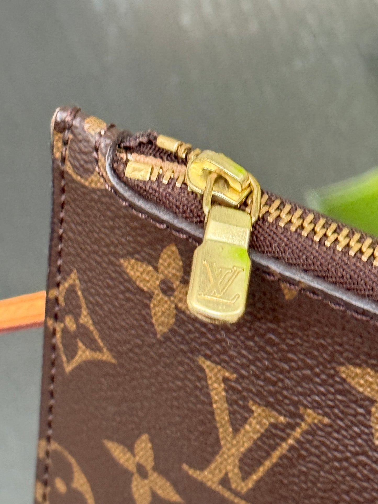 Neverfull MM Pouch-🗓️ Year: 2016