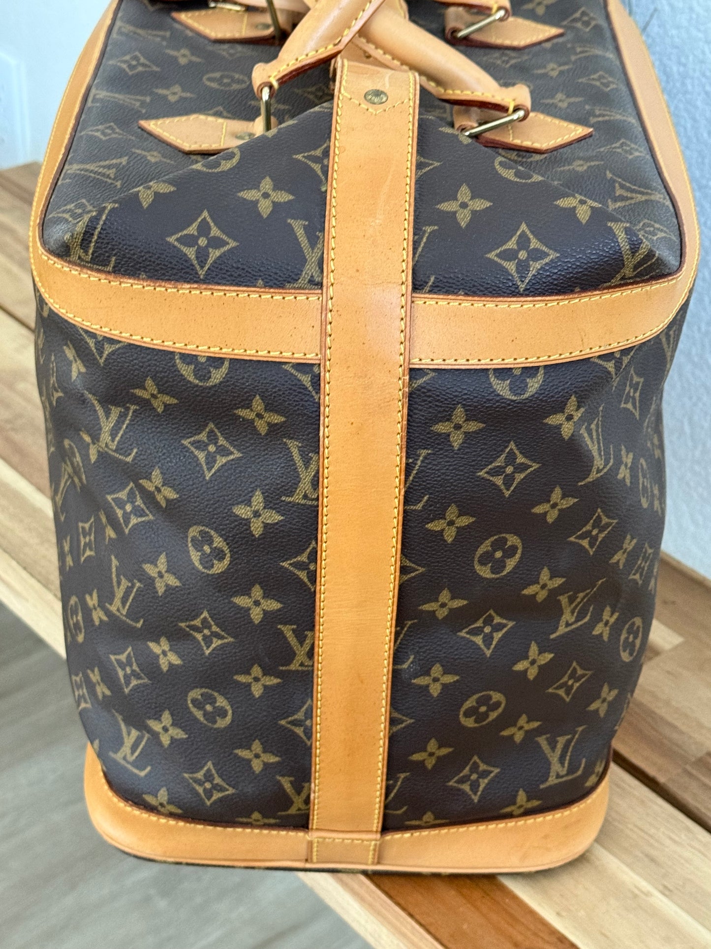 Cruiser 40 with Luggage tag and poignet ποΈ Year: 1999